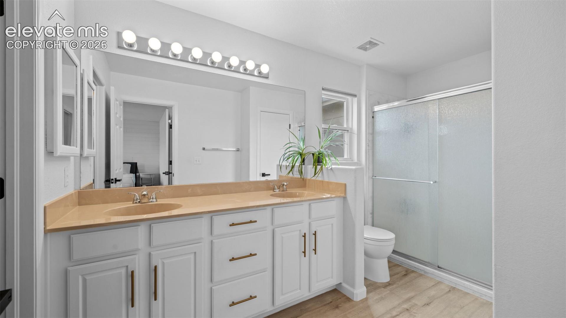 Listing photo 24 for 11854 Turney Road
