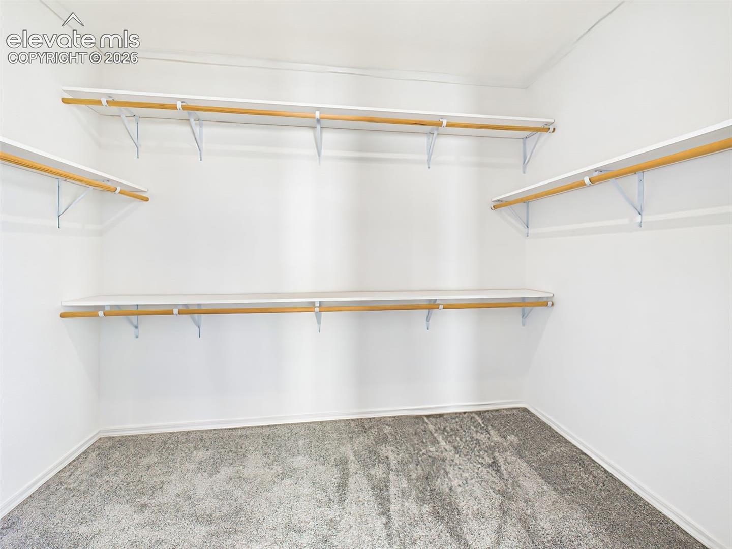 Listing photo 30 for 893 S Greenway Avenue