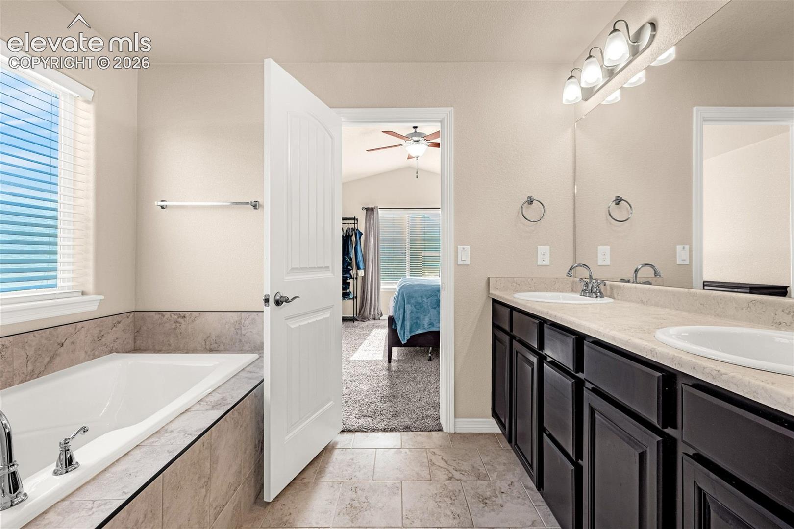 Listing photo 20 for 6607 Lamine Drive