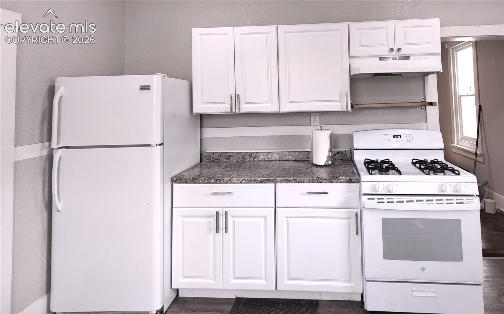 Listing photo 6 for 710 McCulley Avenue