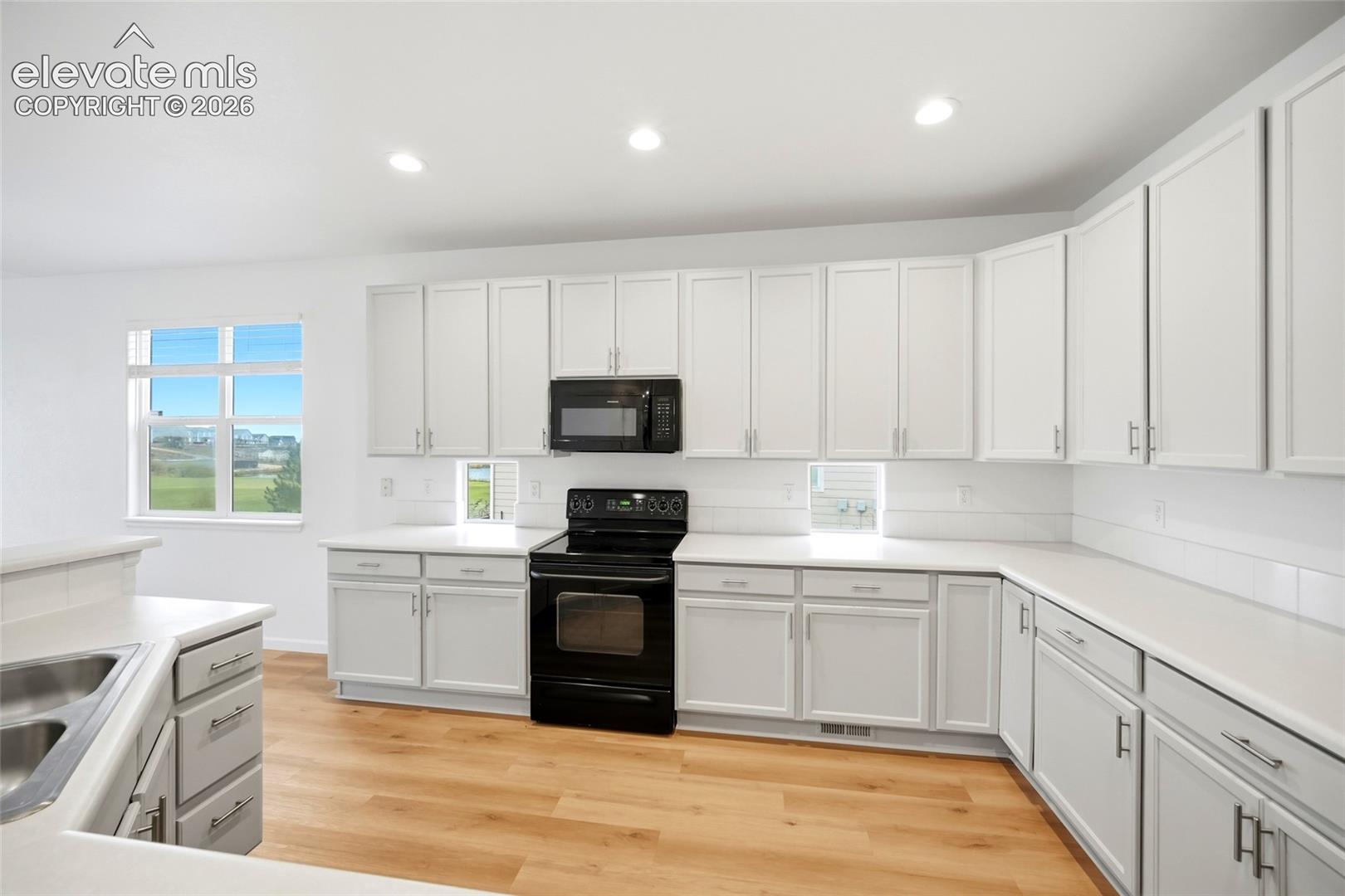 Listing photo 10 for 12354 Pine Valley Circle
