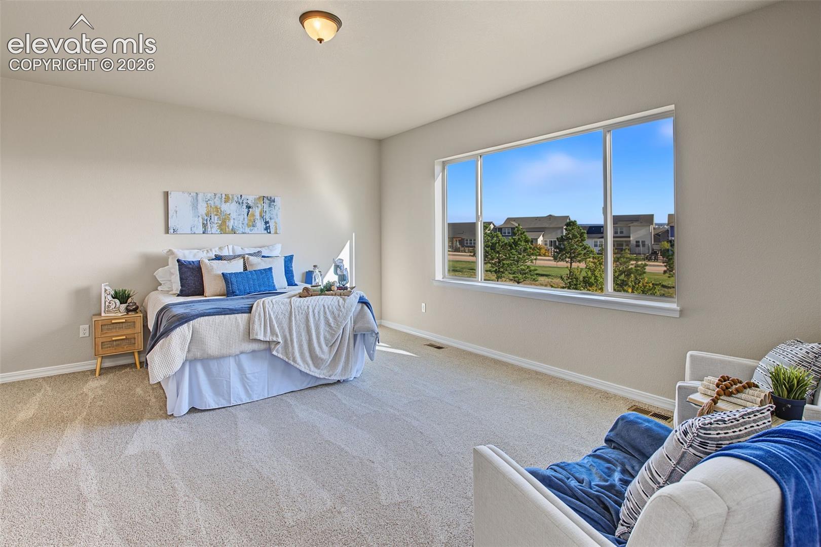 Listing photo 14 for 15621 Lake Mist Drive