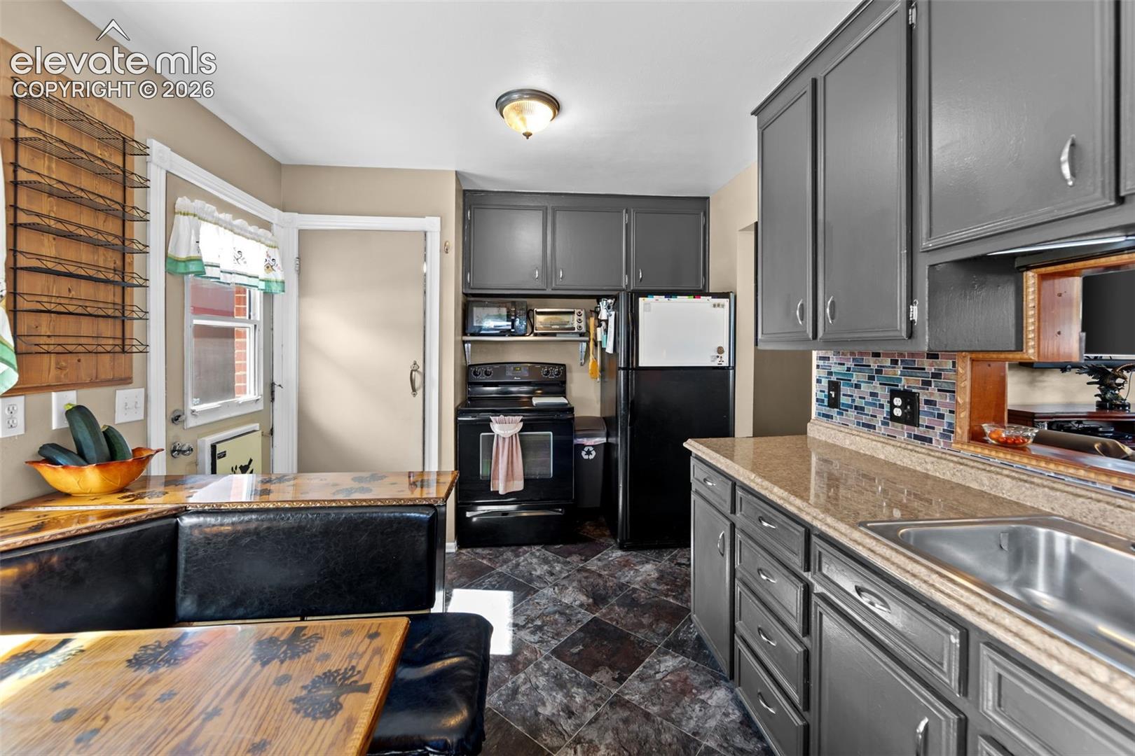 Listing photo 10 for 2227 Saranac Drive