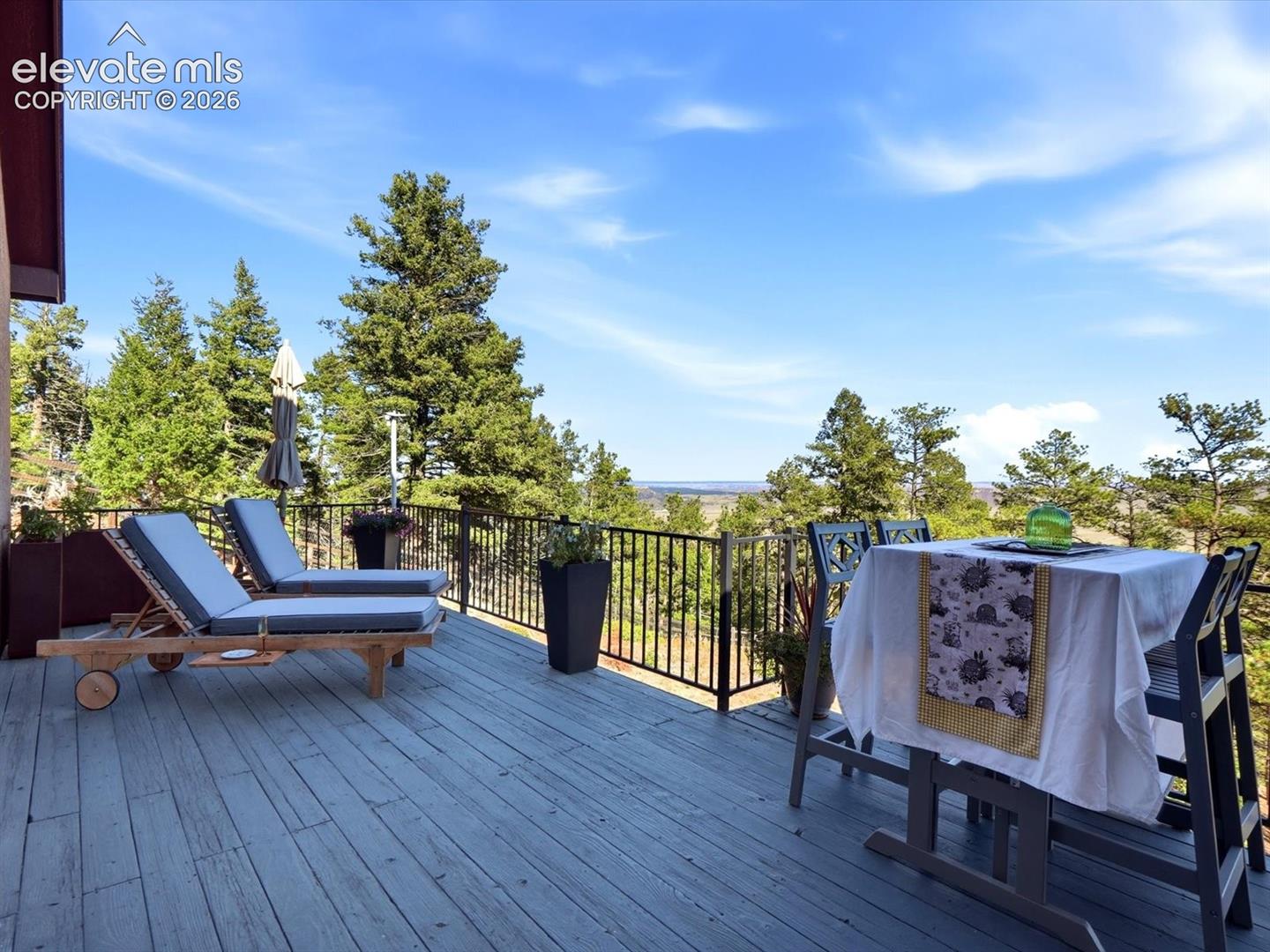 Listing photo 7 for 13084 Deer Ridge Way