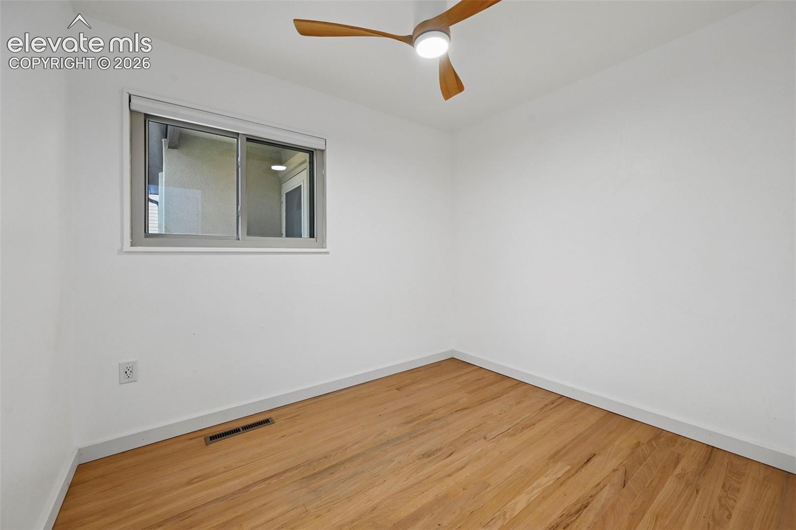 309 Redwood Drive, photo 12