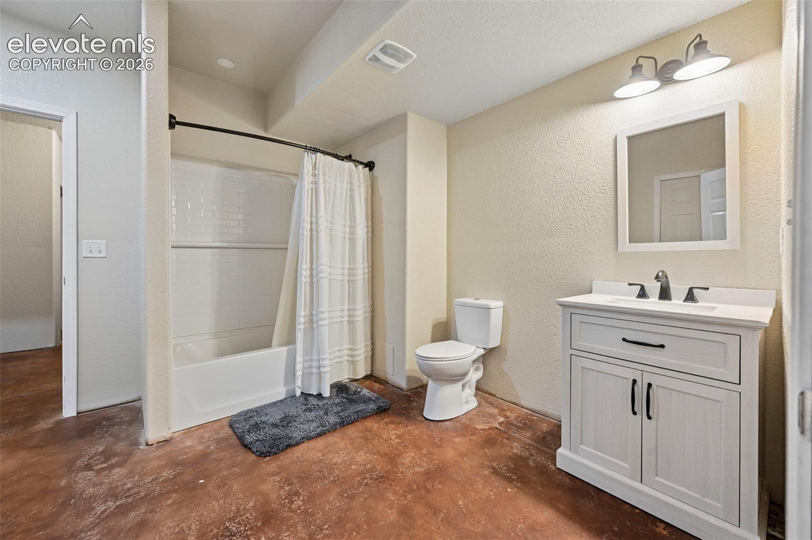Listing photo 31 for 10813 White Sands Court