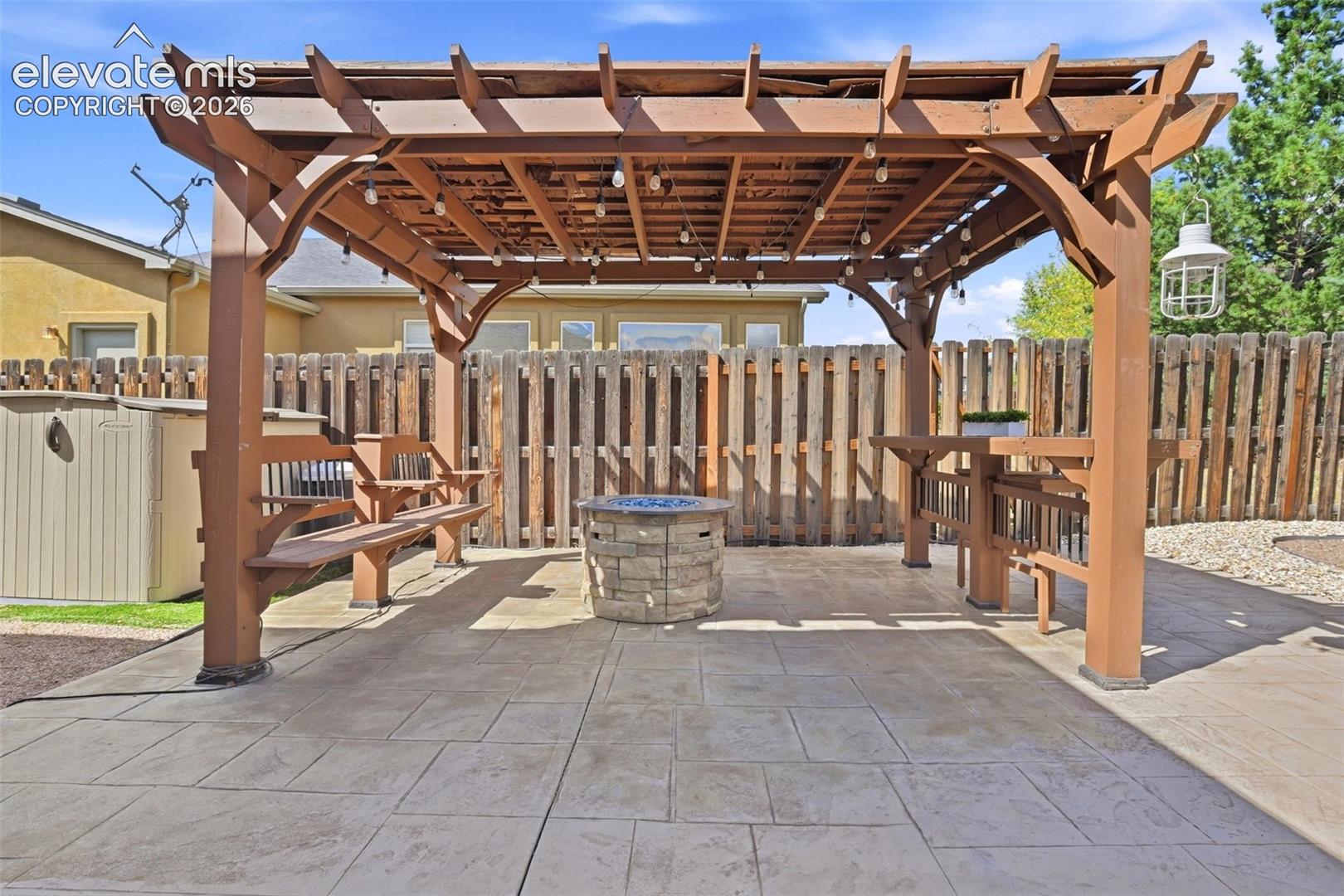 Listing photo 6 for 10363 Capital Peak Way