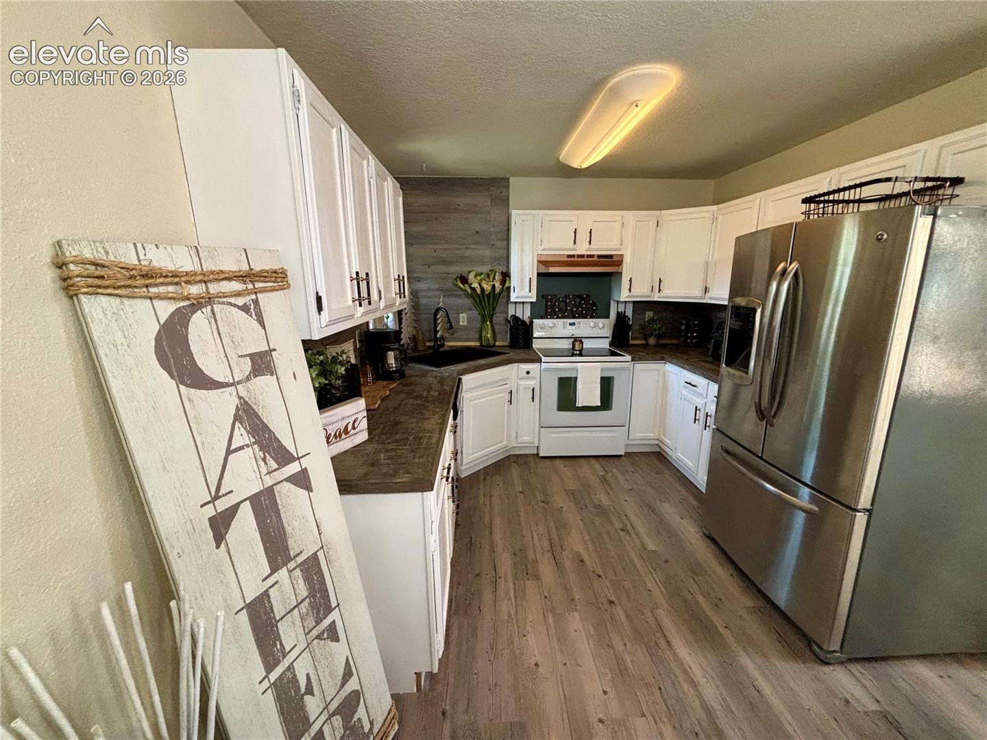 Listing photo 10 for 410 Hillcrest Avenue
