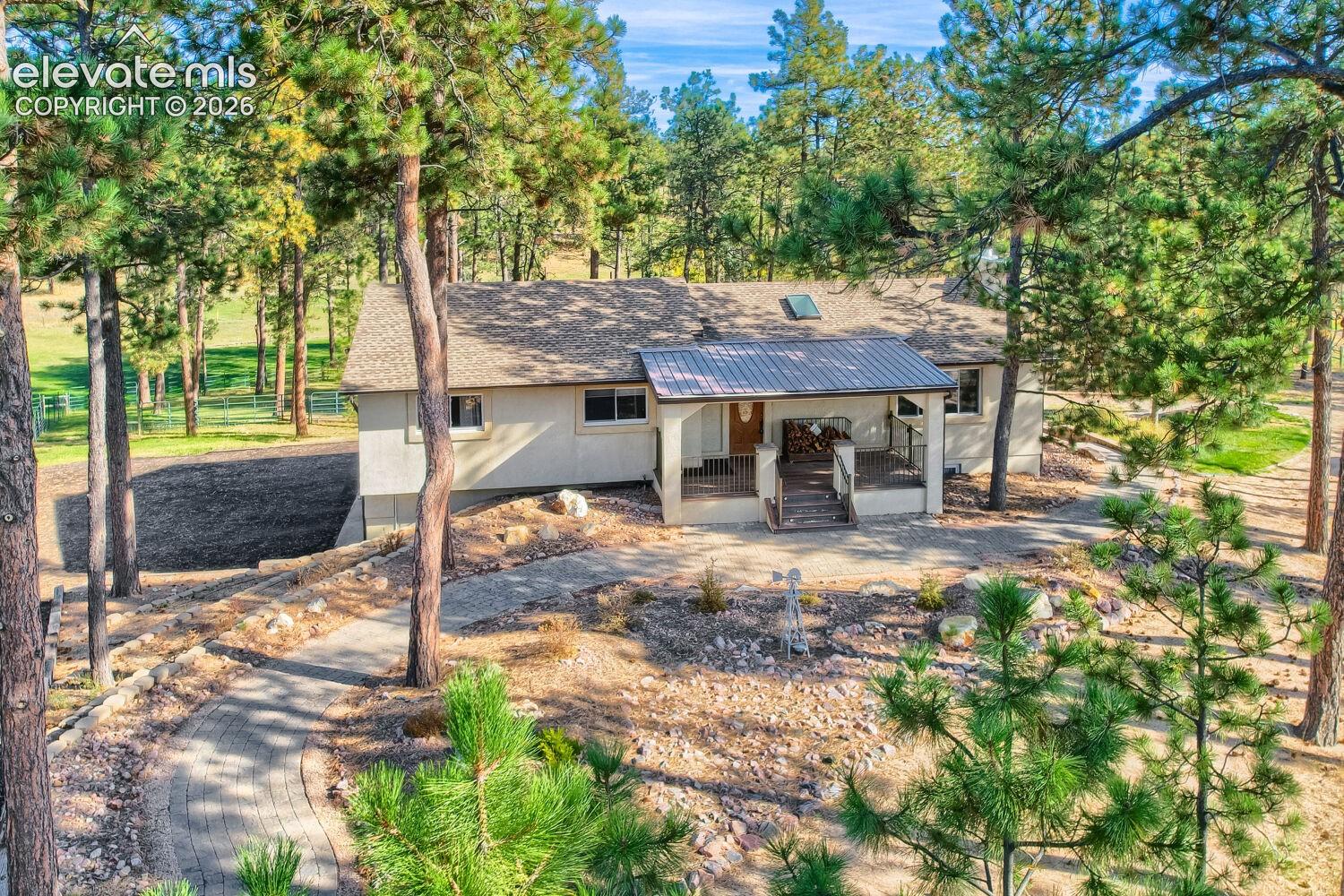 Listing photo 3 for 12295 Domino Way