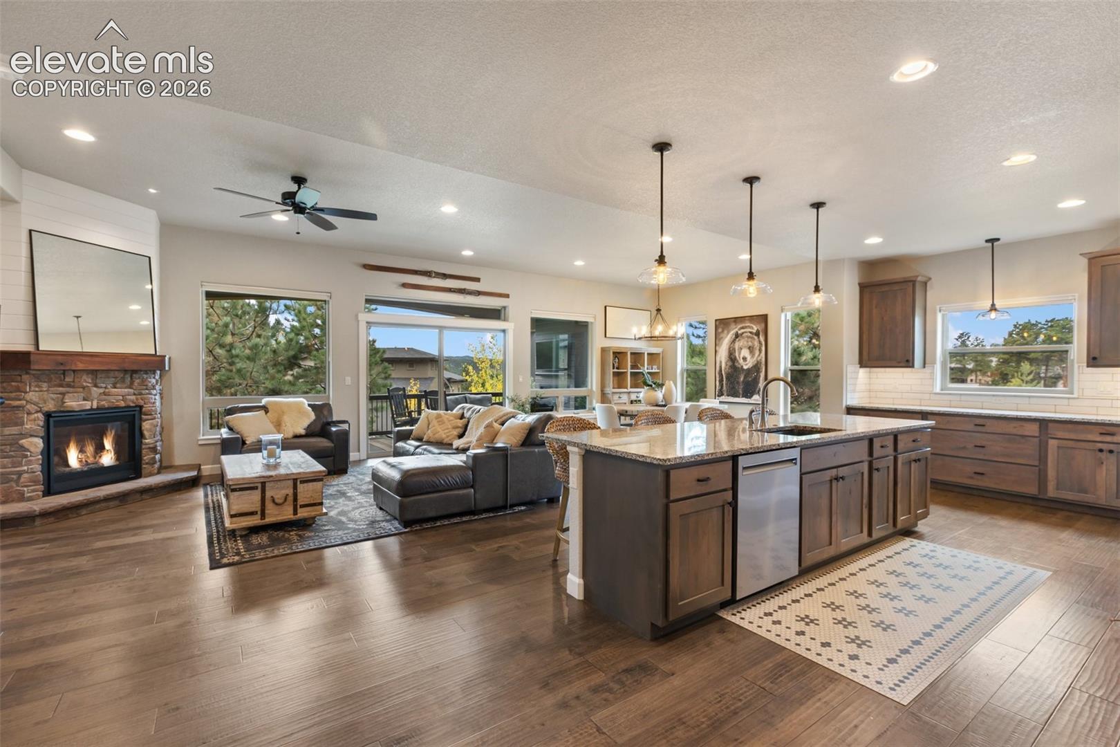 Listing photo 10 for 1110 Highlands Court