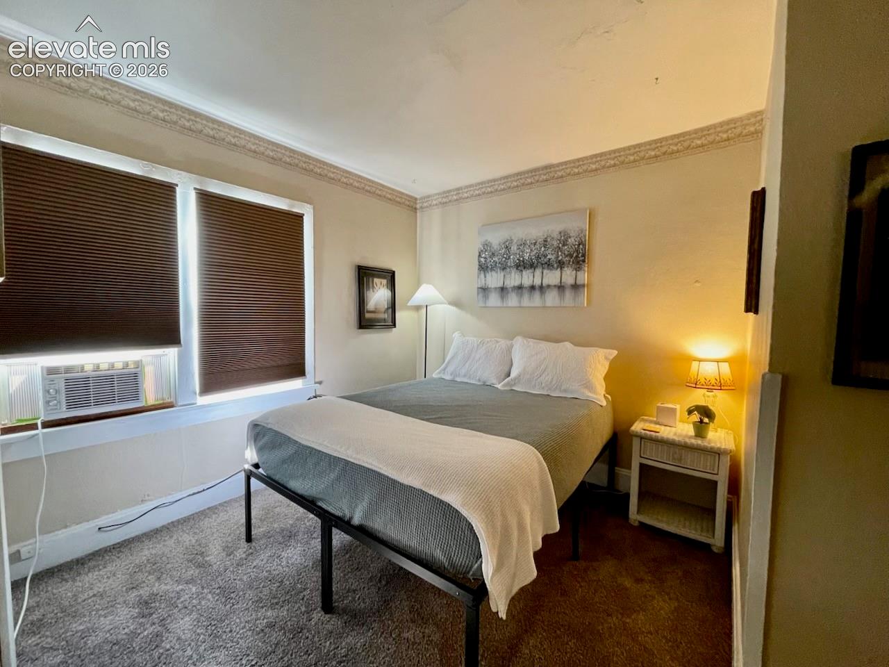 Listing photo 2 for 226 W Abriendo Avenue