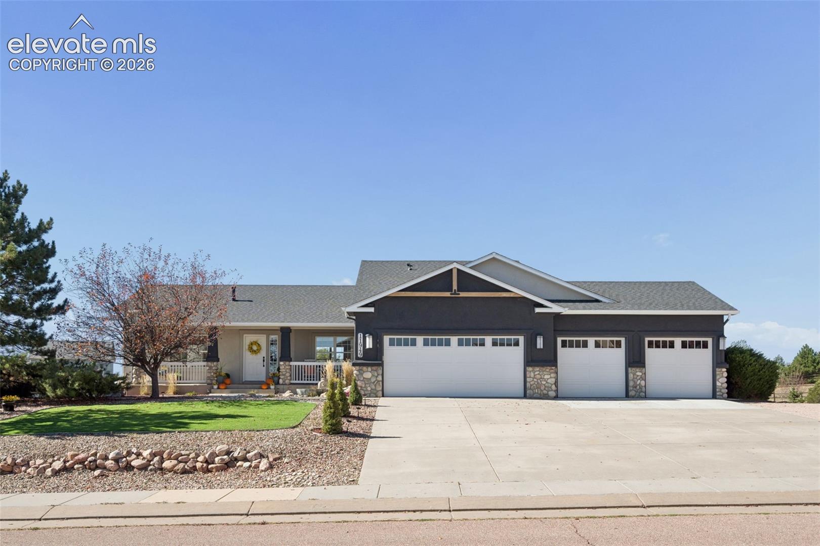 Listing photo 10 for 11949 Rio Secco Road