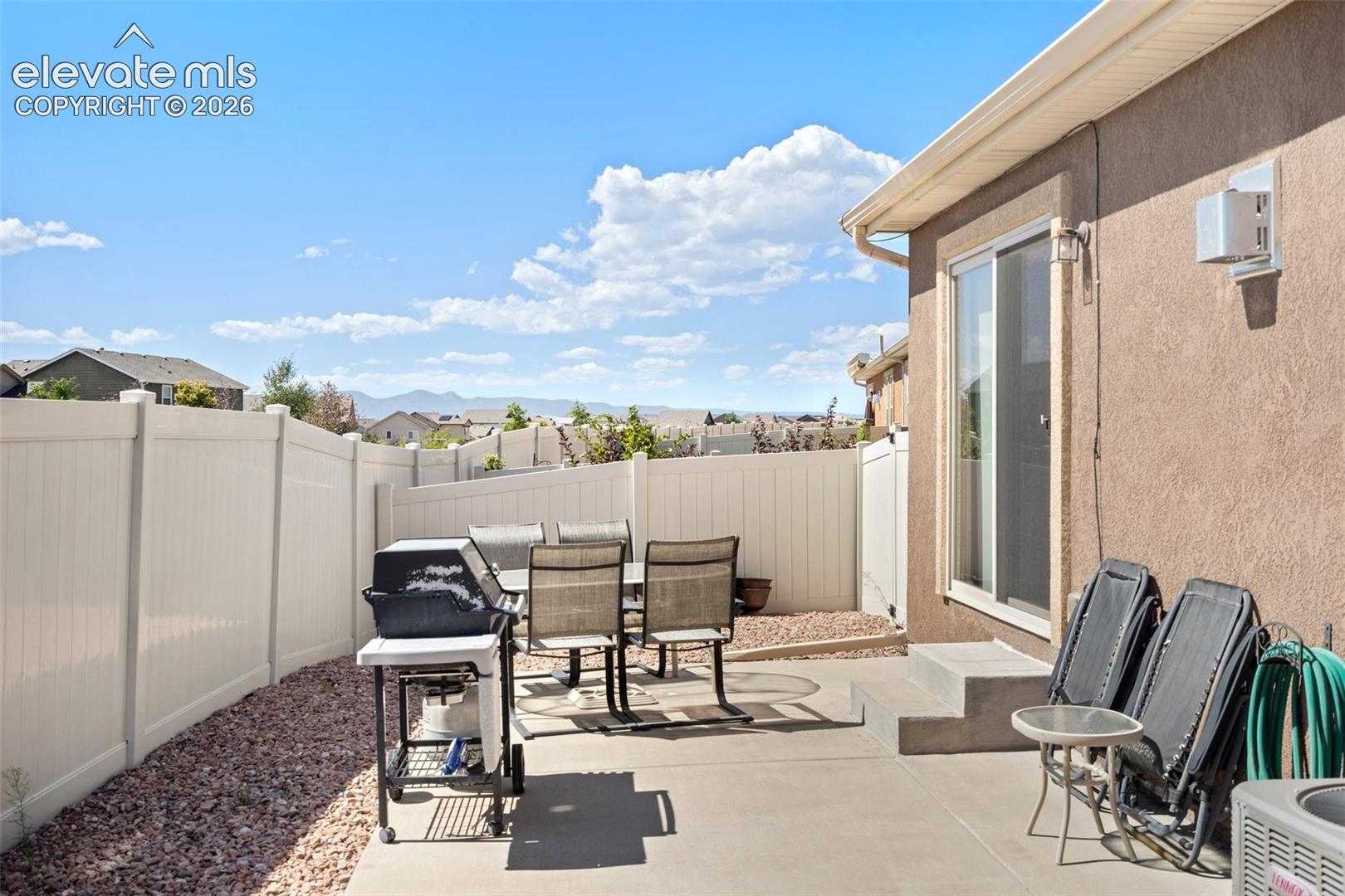 Listing photo 29 for 8042 Potentilla Grove