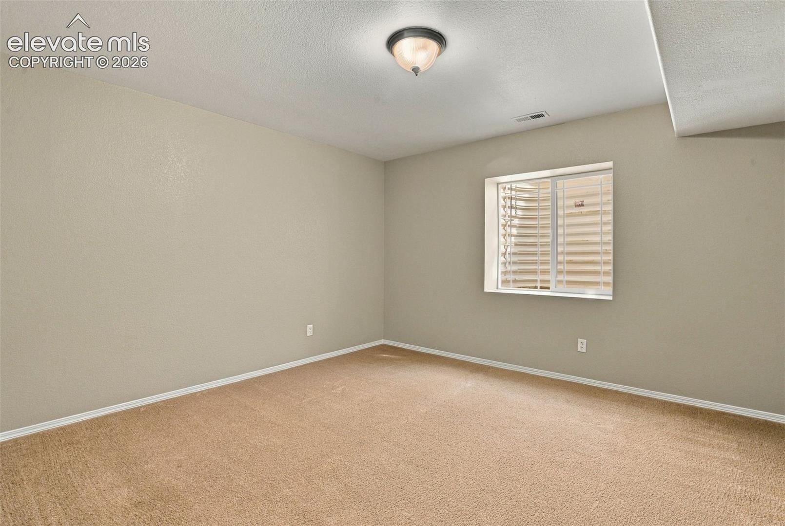 Listing photo 39 for 10467 Mile Post Loop