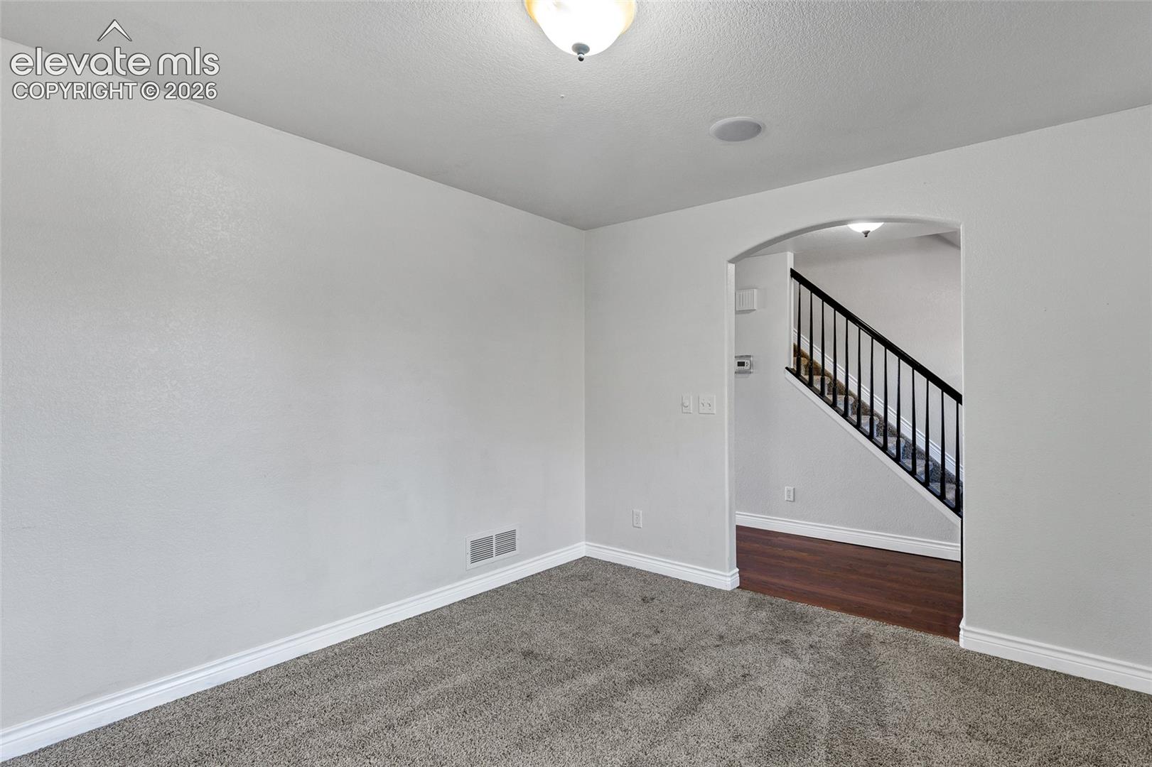 Listing photo 8 for 831 Merrimack River Way