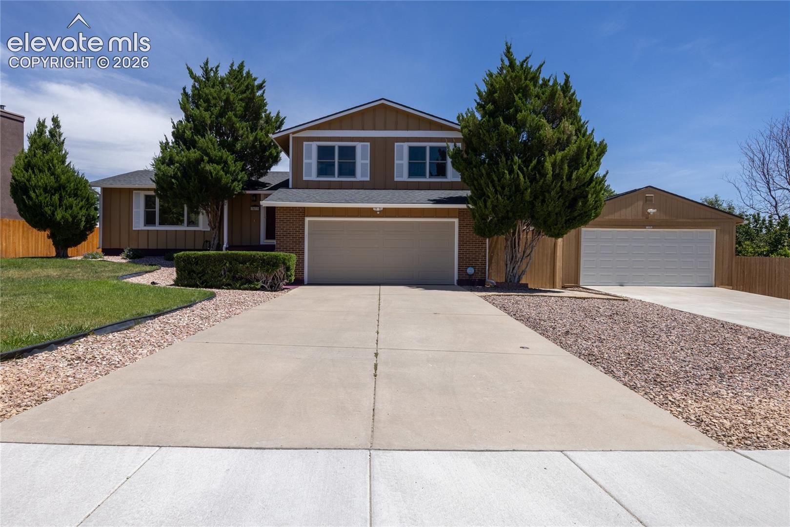 3433 Oak Creek Drive