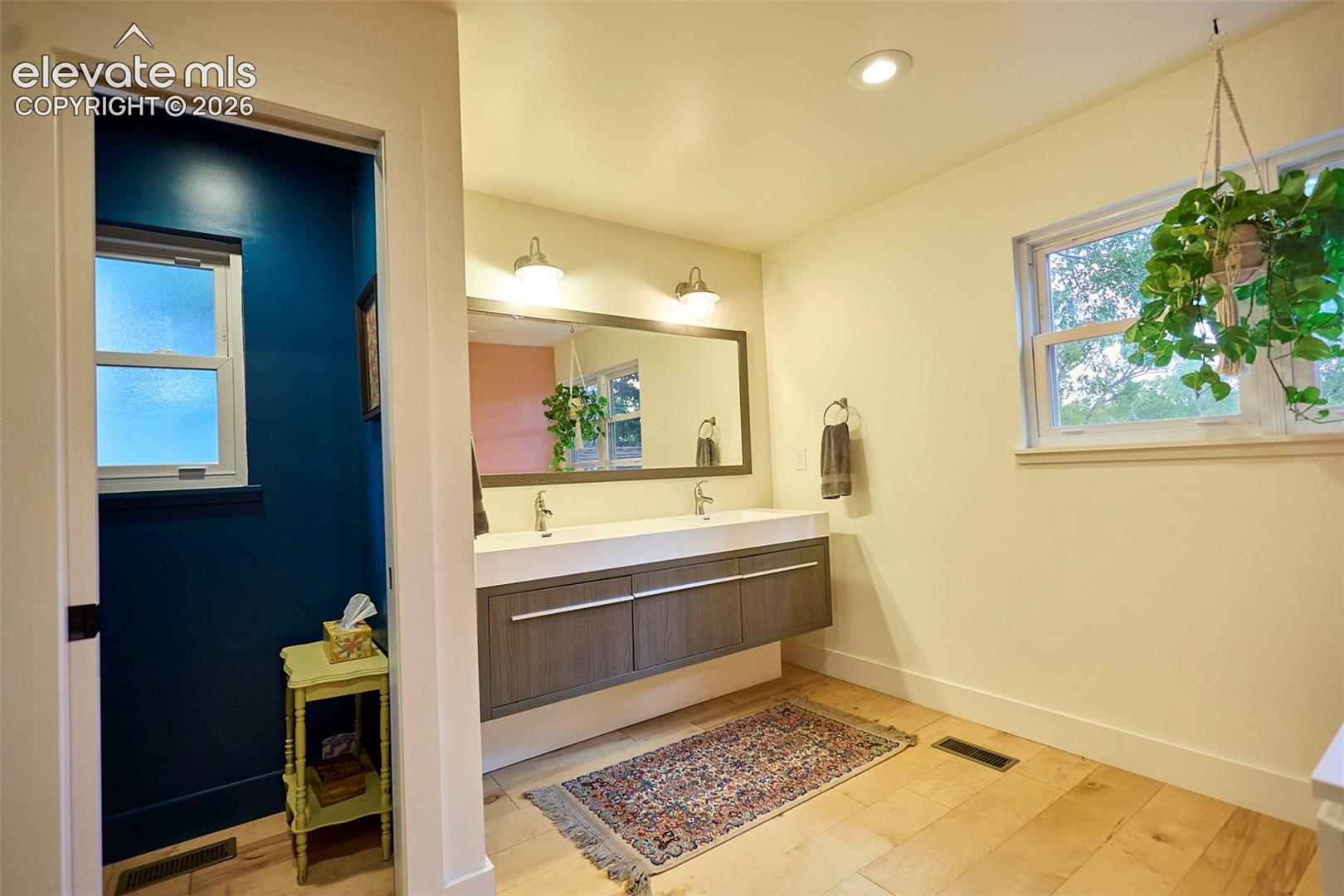 Listing photo 22 for 6827 Rosewood Drive