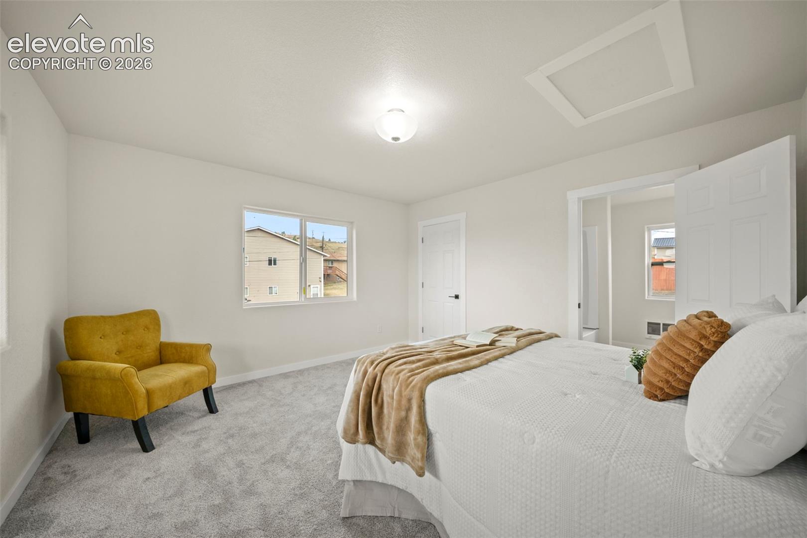 Listing photo 19 for 107 E May Avenue