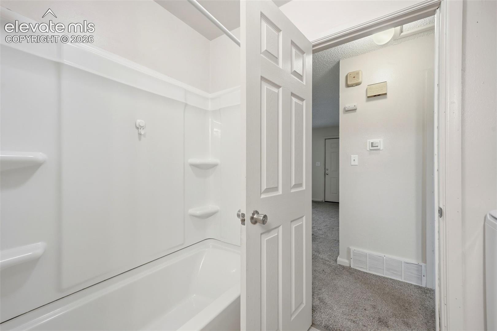 Listing photo 11 for 65 Diamond E Road