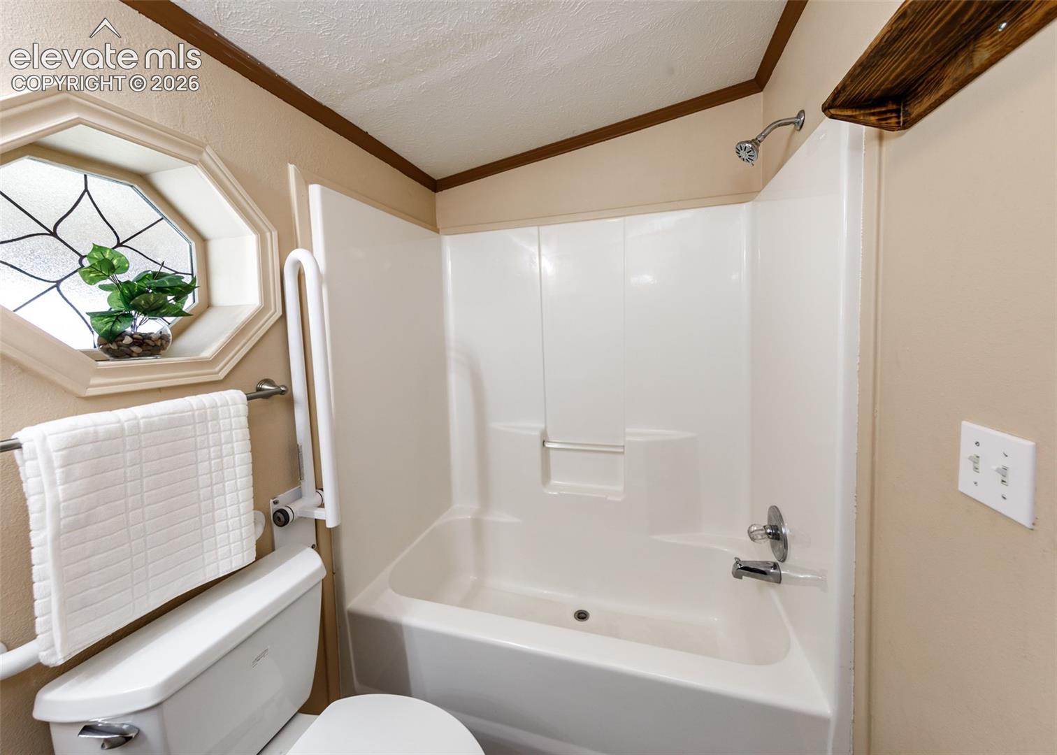 Listing photo 22 for 405 3rd Street
