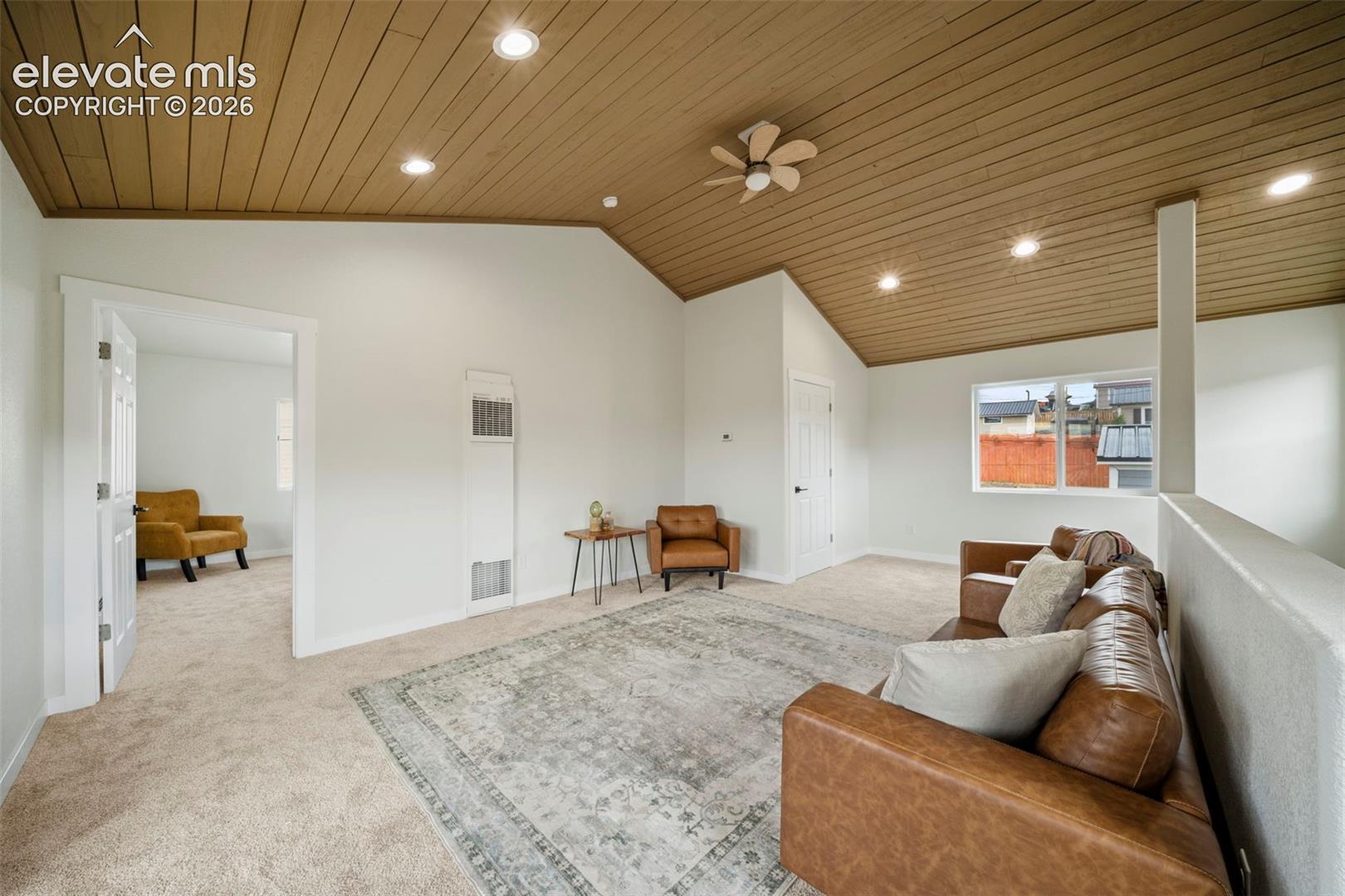 Listing photo 18 for 107 E May Avenue
