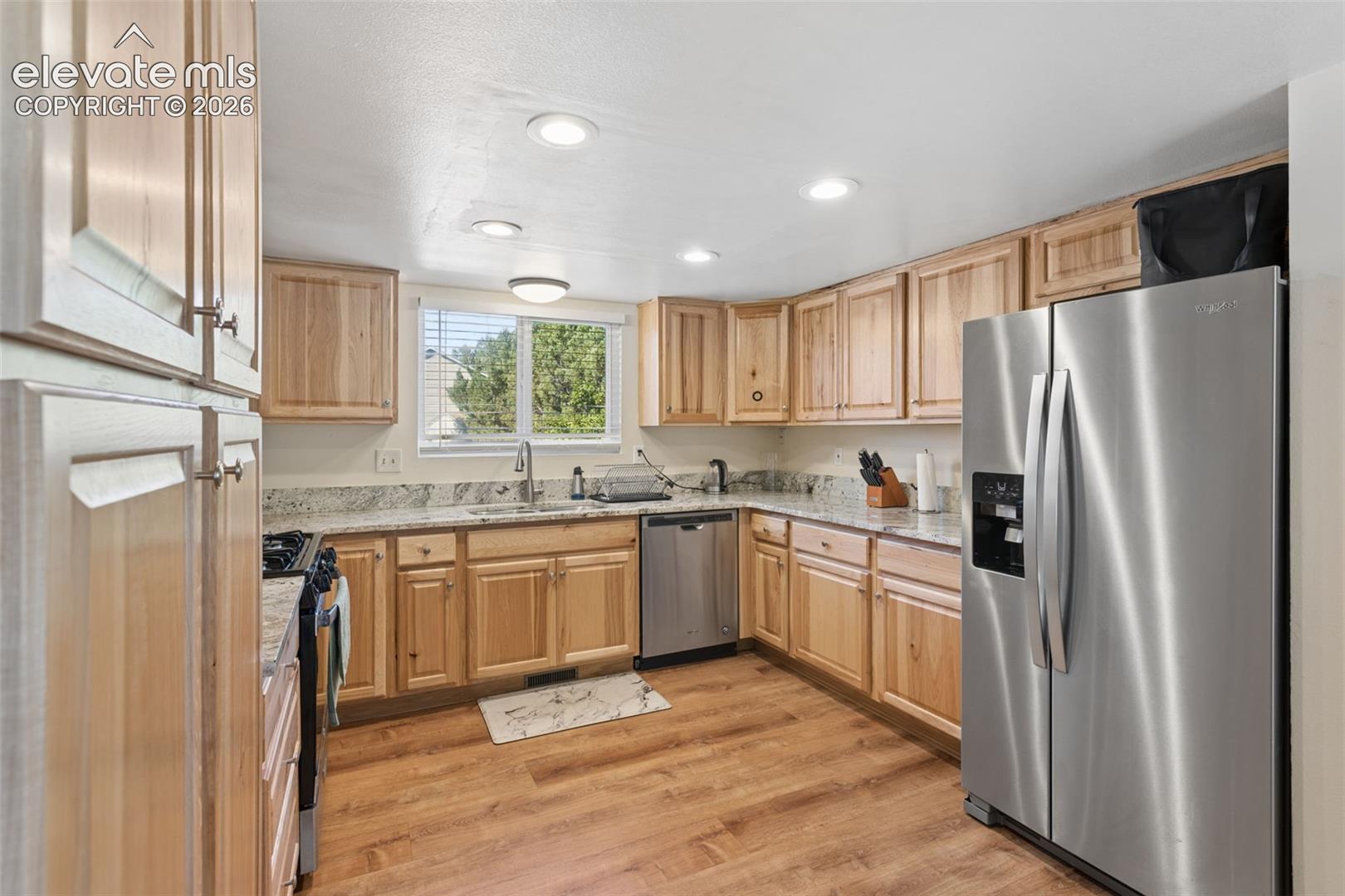 Listing photo 13 for 6420 Stonehedge Drive