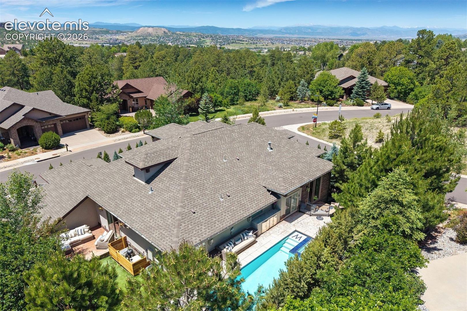 Listing photo 2 for 2151 Saddleback Drive