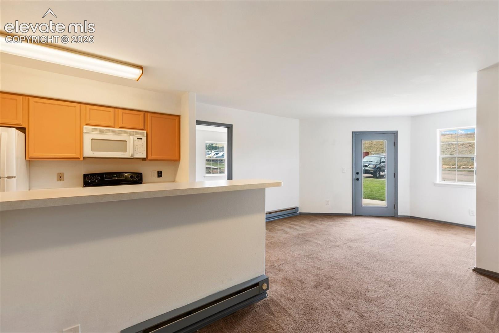 Listing photo 5 for 120 WHALEN Avenue 25 BLDG 1