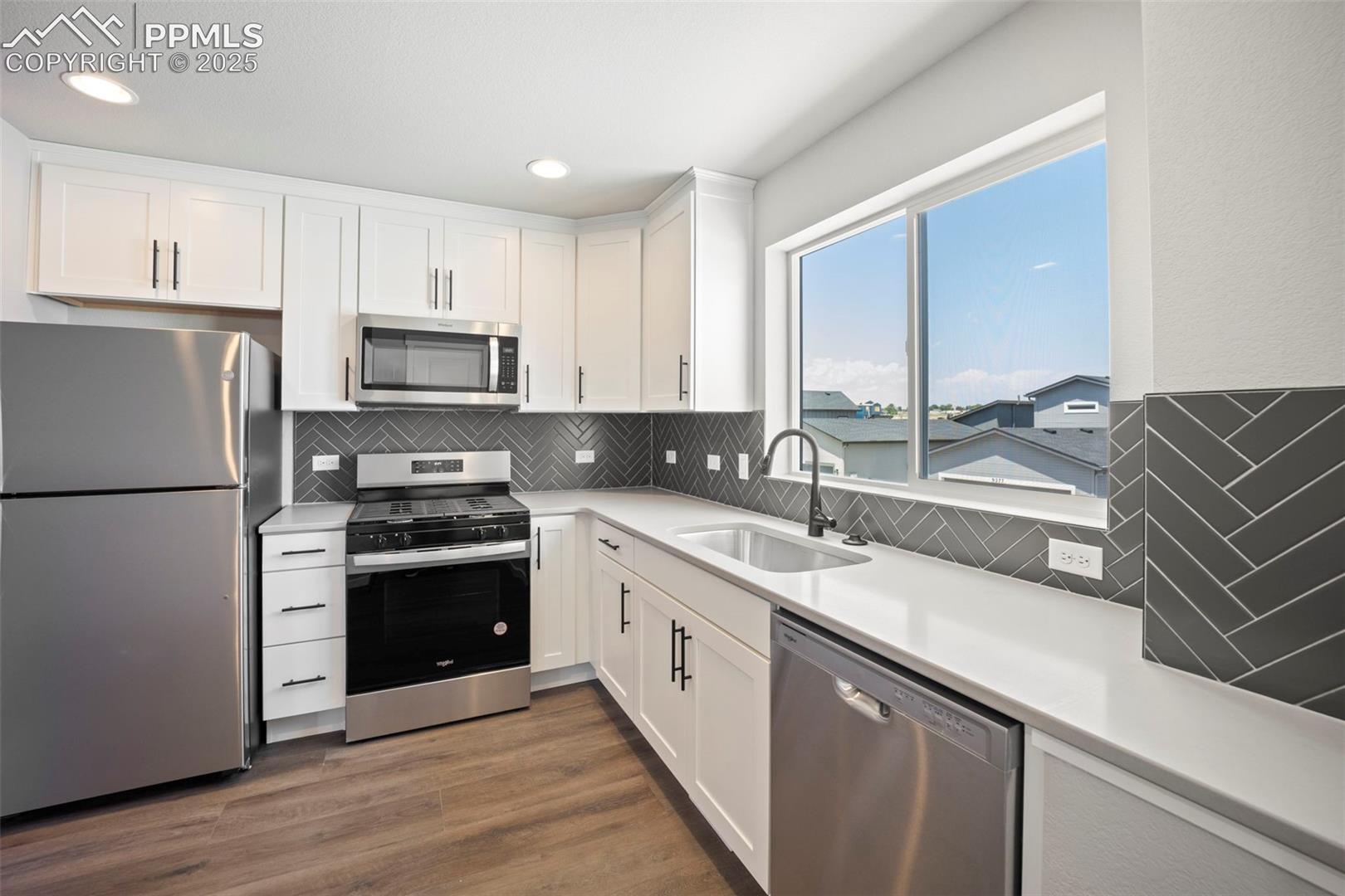 9258 Kurie Mine Lane, photo 34