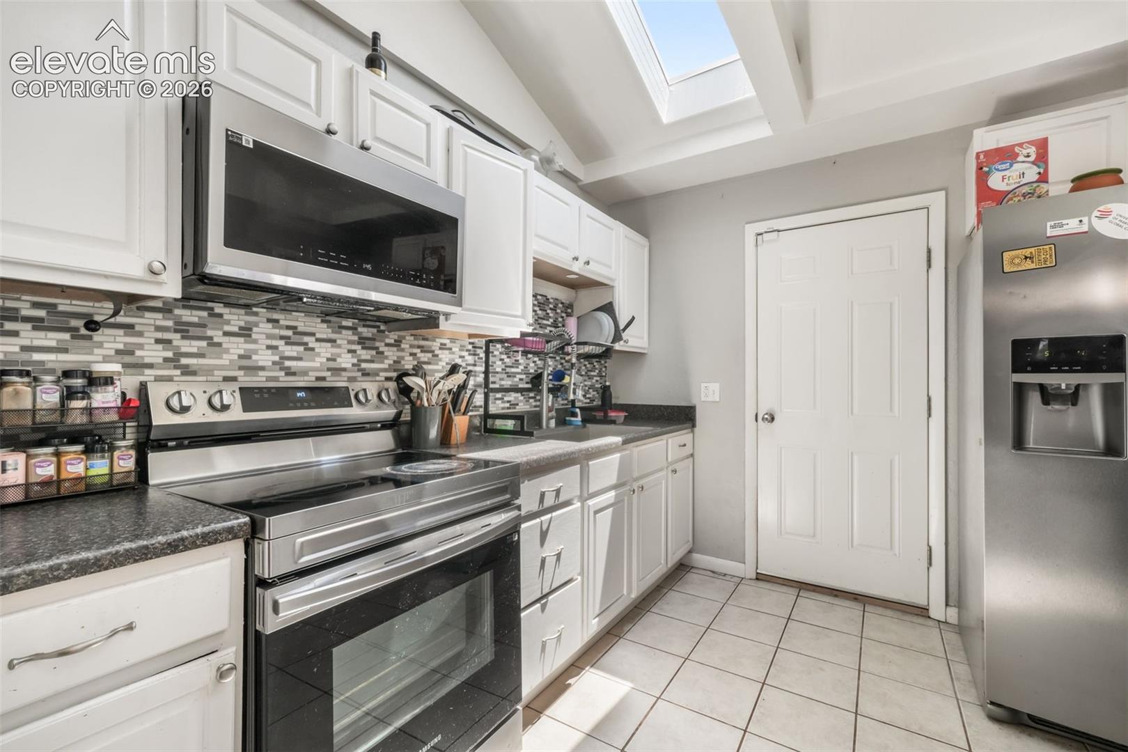 Listing photo 11 for 3506 Lancaster Drive