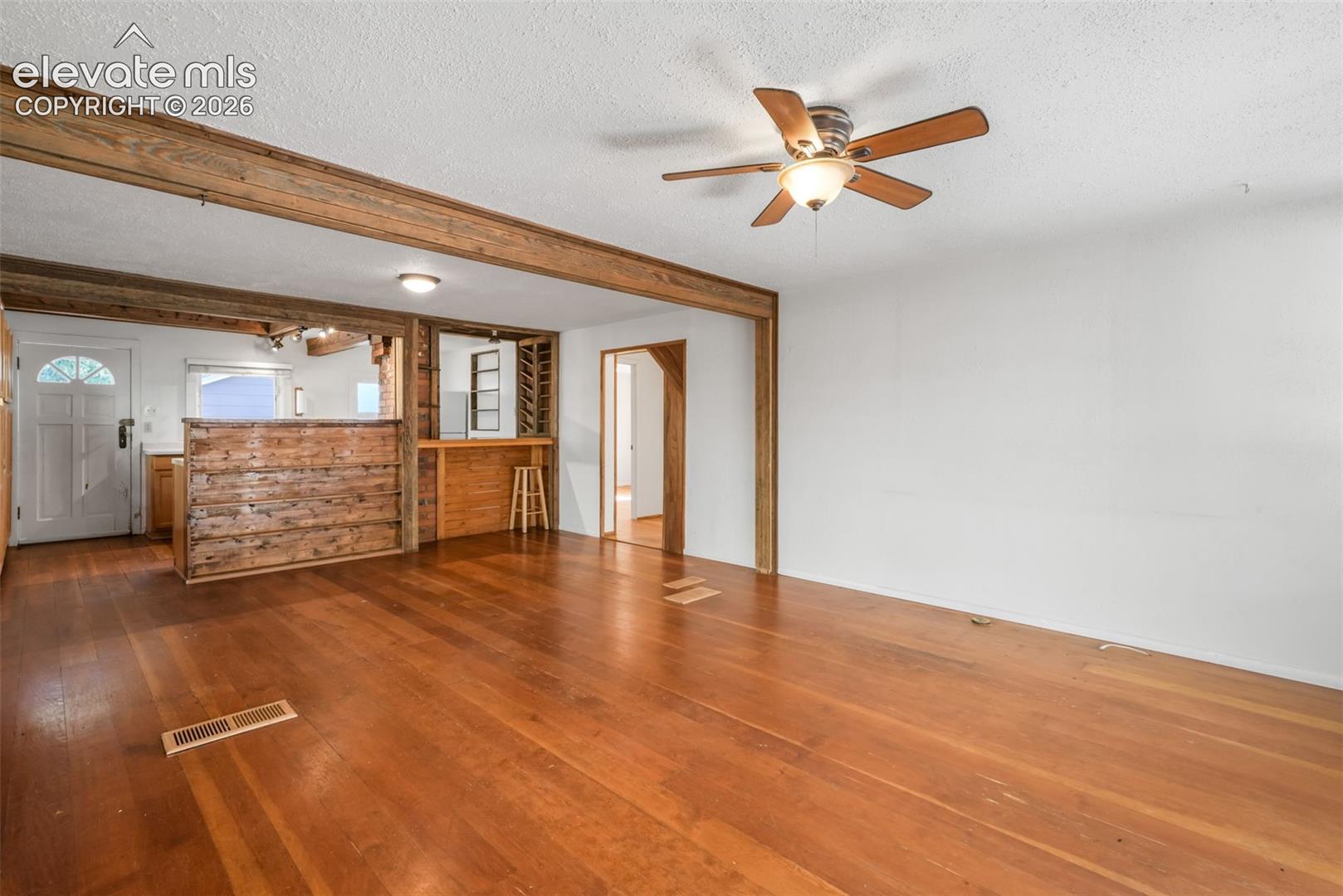 Listing photo 6 for 3326 W Kiowa Street