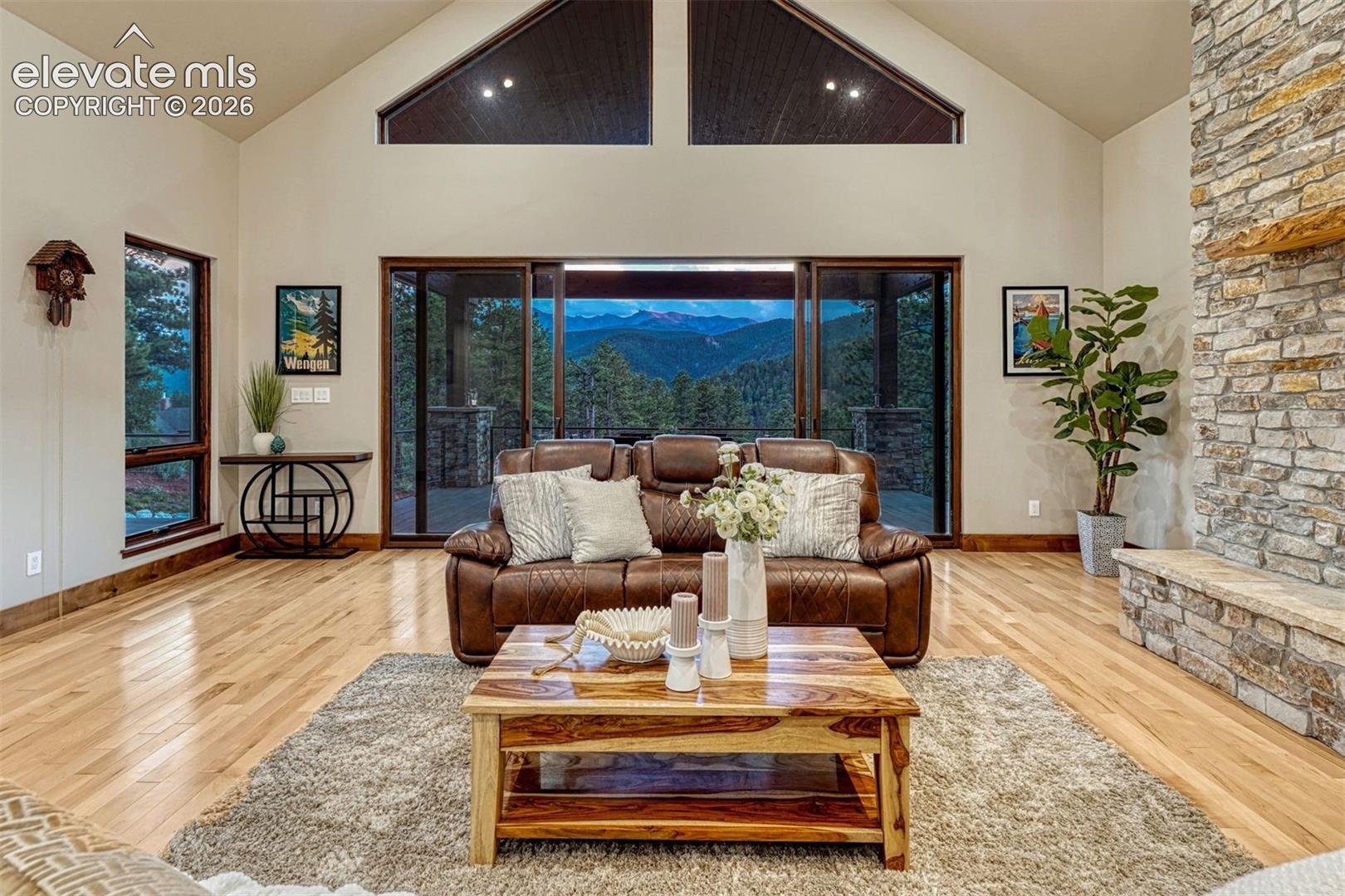 2751 Mountain Glen Court, photo 3
