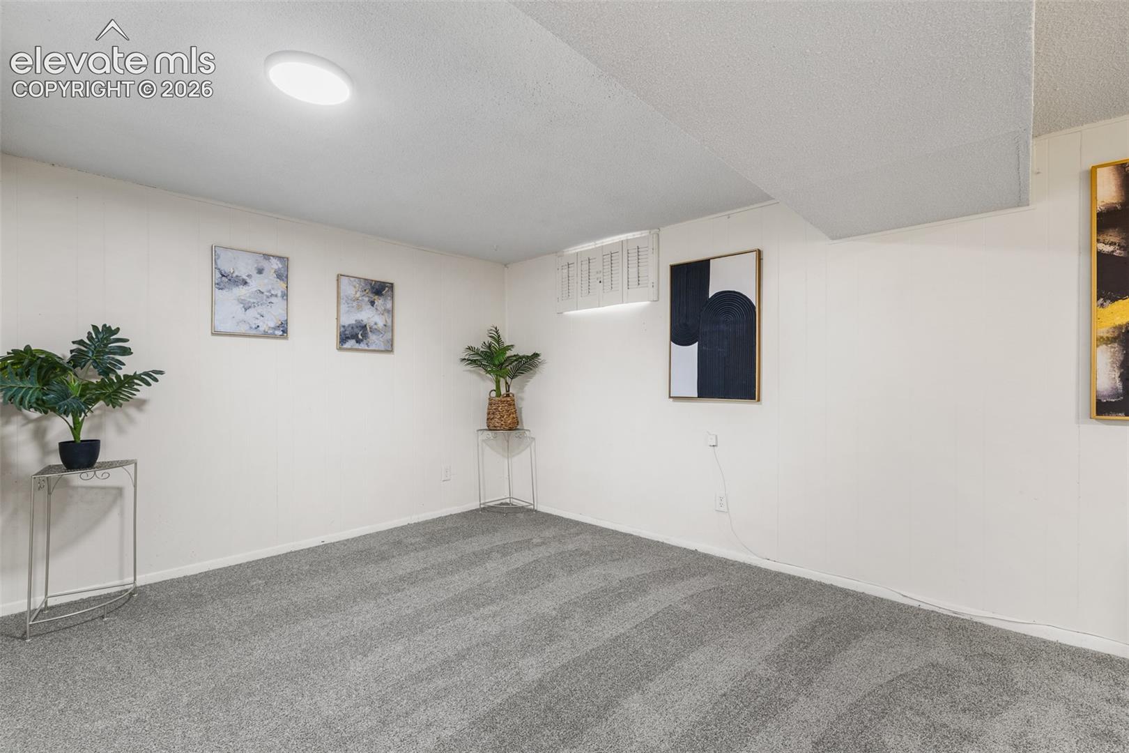 Listing photo 25 for 1818 Maplewood Drive