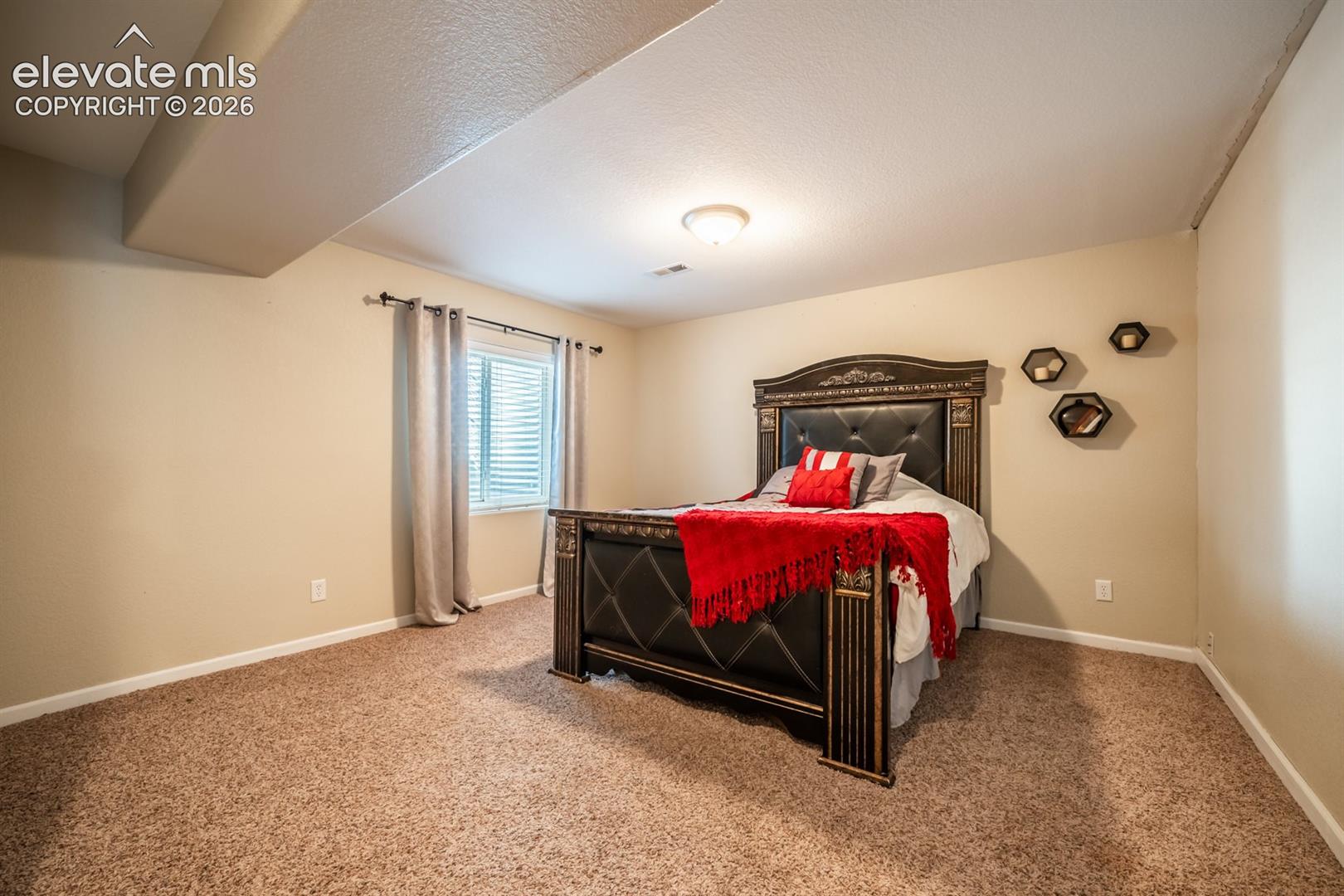 Listing photo 40 for 5078 Hummingbird Court