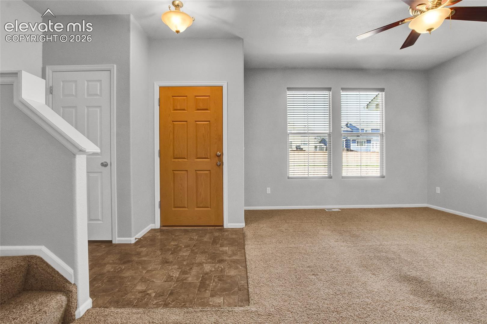 Listing photo 5 for 7554 Sandy Springs Point