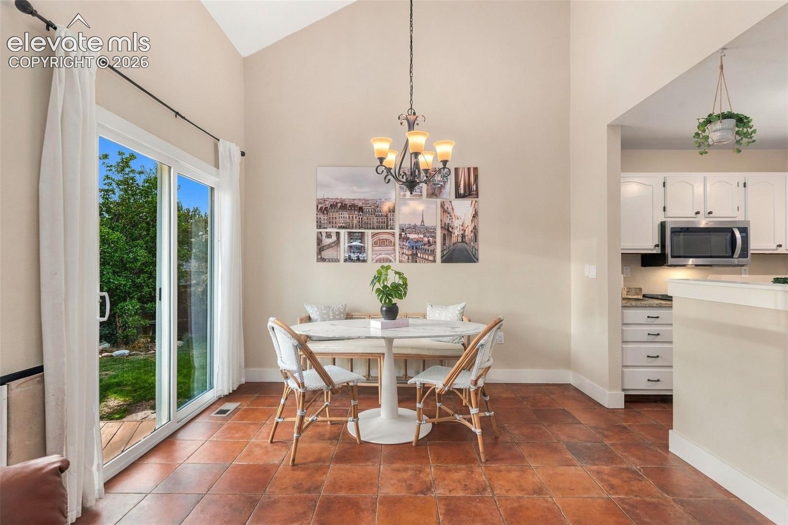 Listing photo 17 for 271 N Holcomb Circle