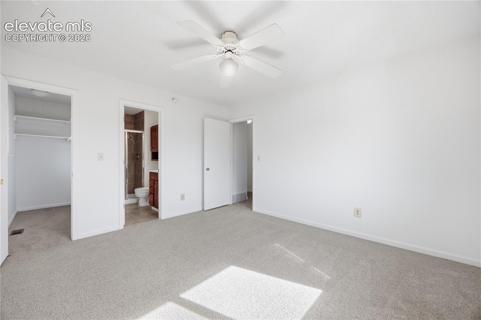Listing photo 11 for 912 Amsterdam Drive