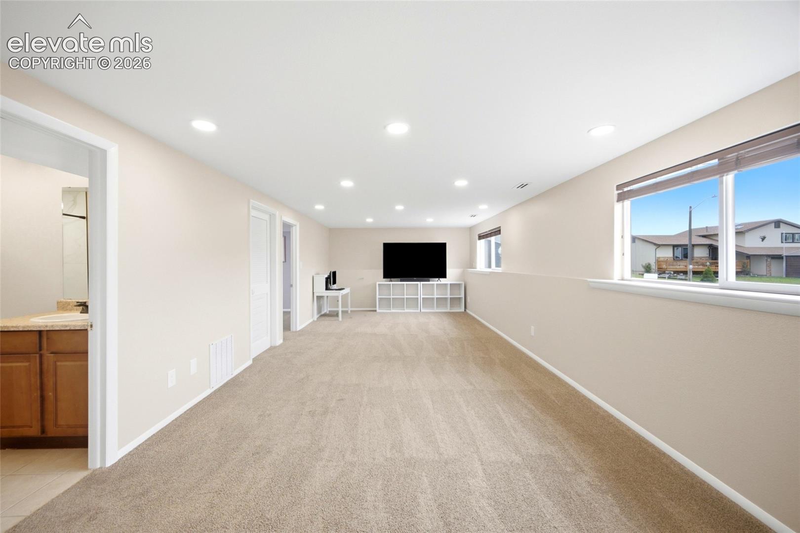 Listing photo 18 for 6735 Blue River Way