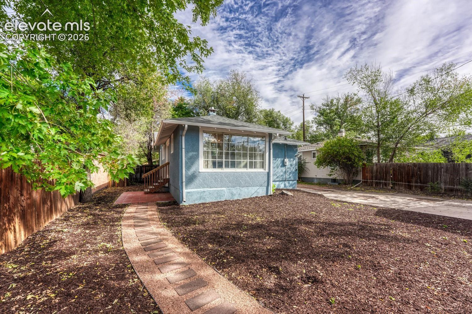 Listing photo 42 for 209 E Washington Street