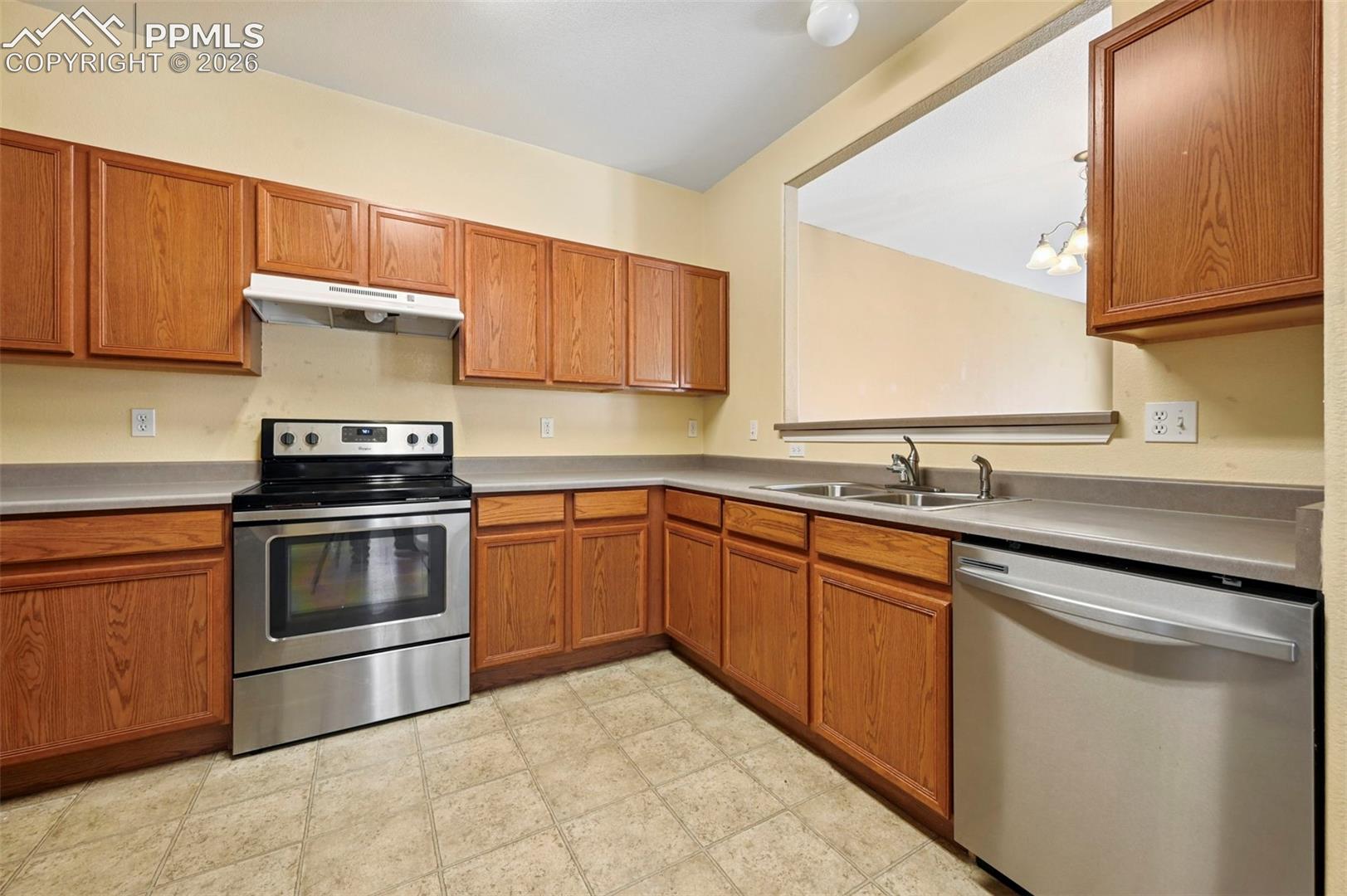 Listing photo 13 for 8141 Snow Bowl Heights