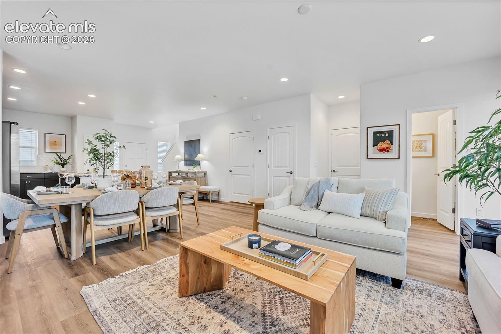 Listing photo 15 for 8180 Manor House Way