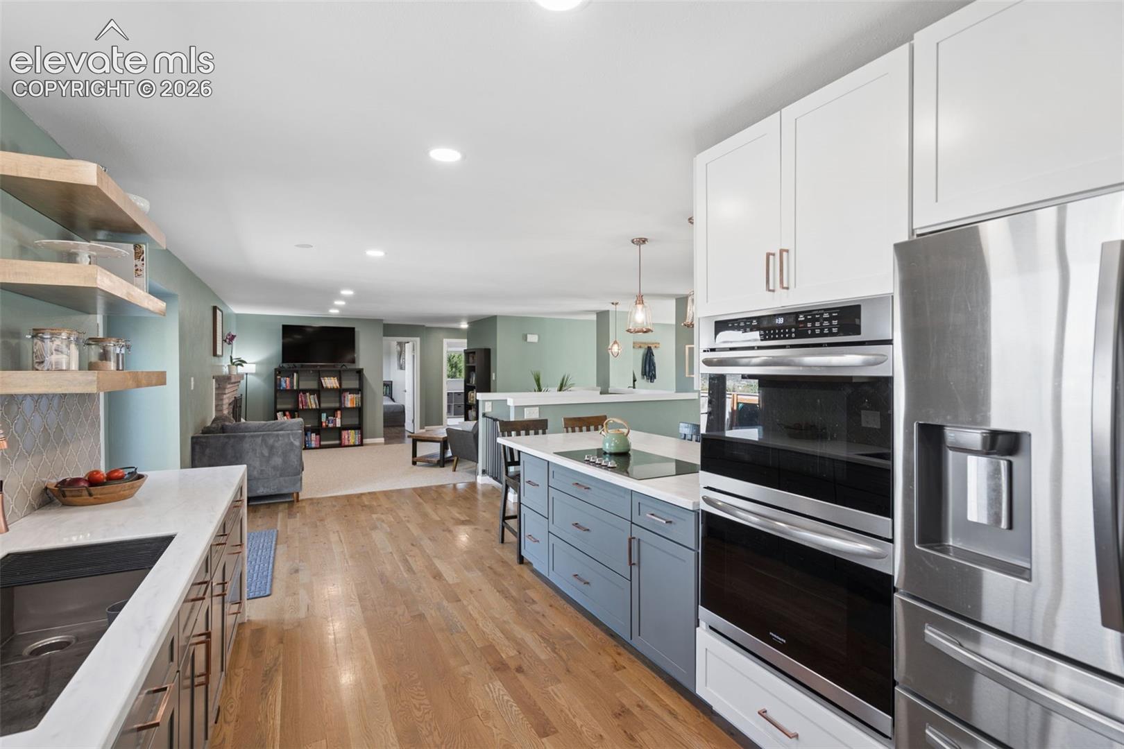 Listing photo 8 for 810 Point of the Pines Drive