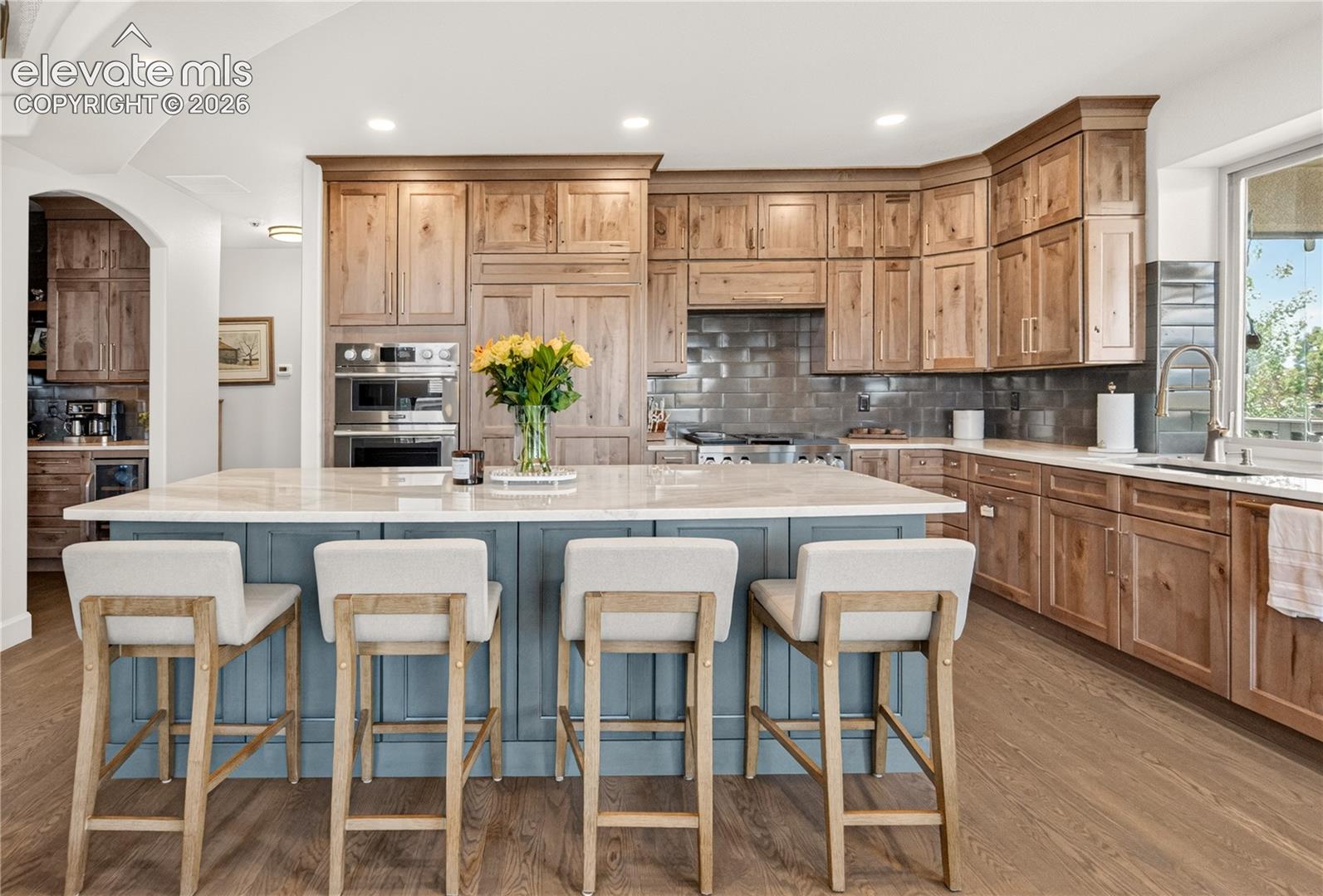 Listing photo 3 for 2313 Rainbows End Point