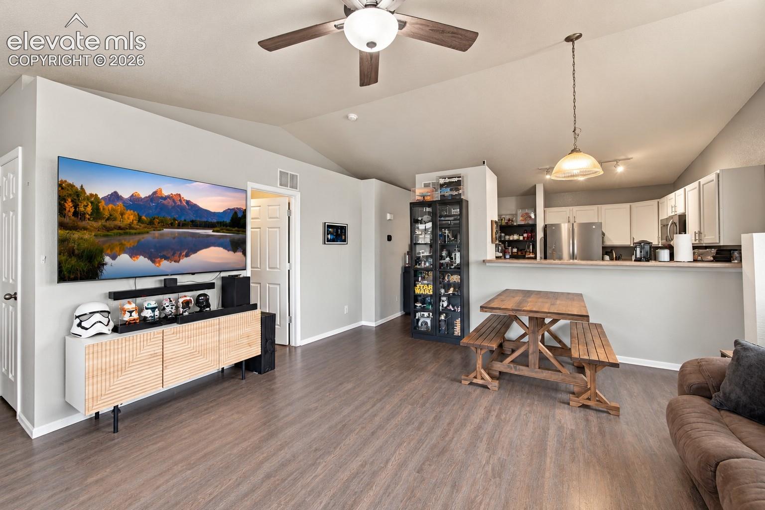 Listing photo 4 for 1324 Silver Hawk Court