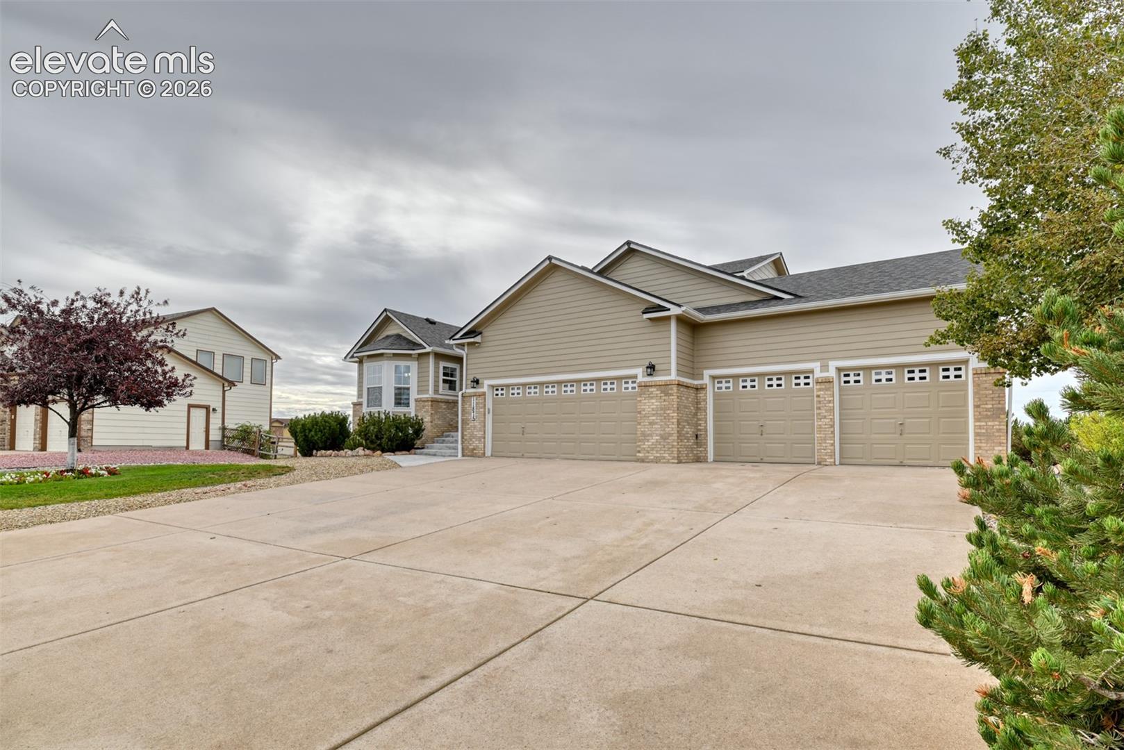 Listing photo 3 for 11875 Royal Dornoch Court