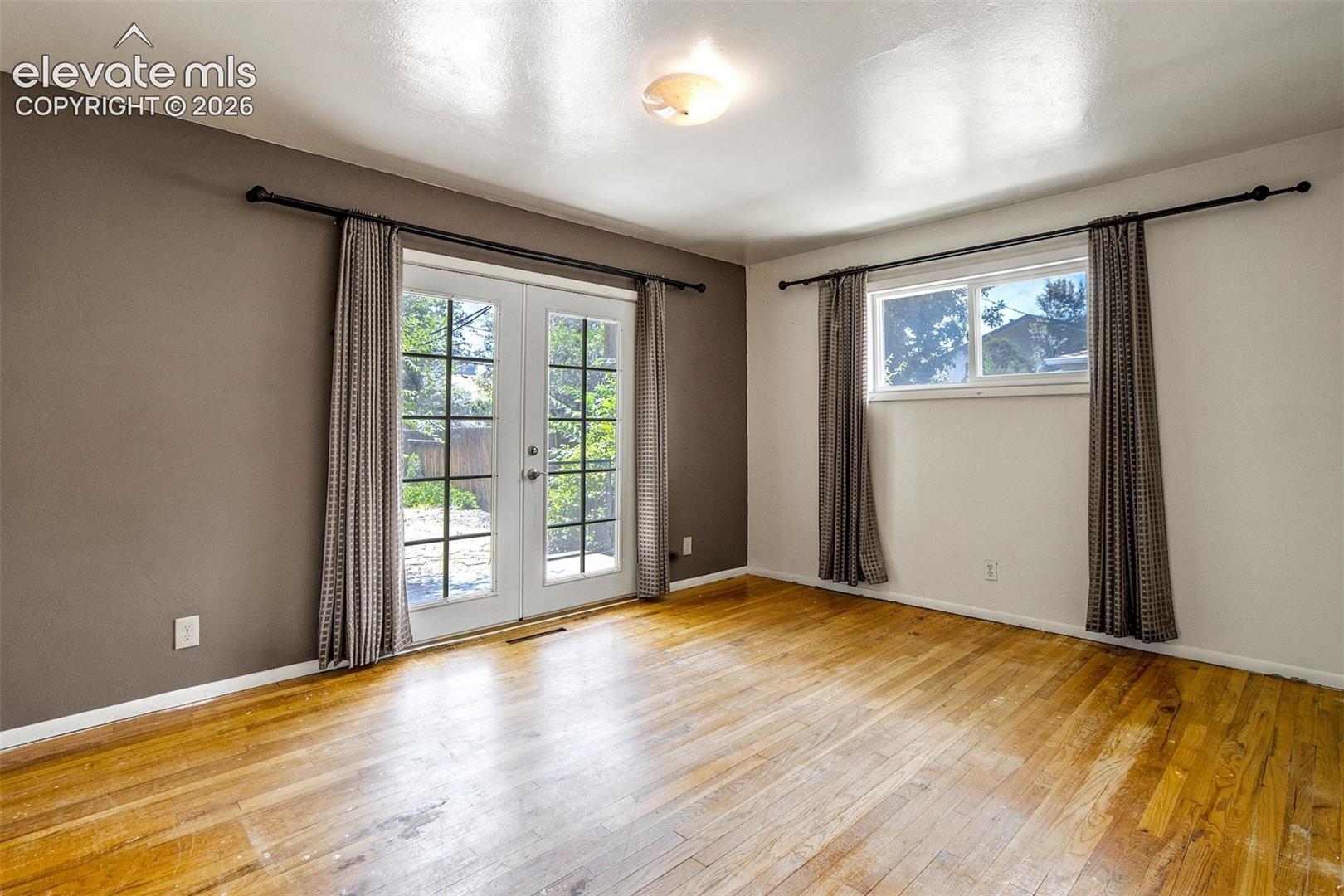Listing photo 21 for 705 Grand Boulevard
