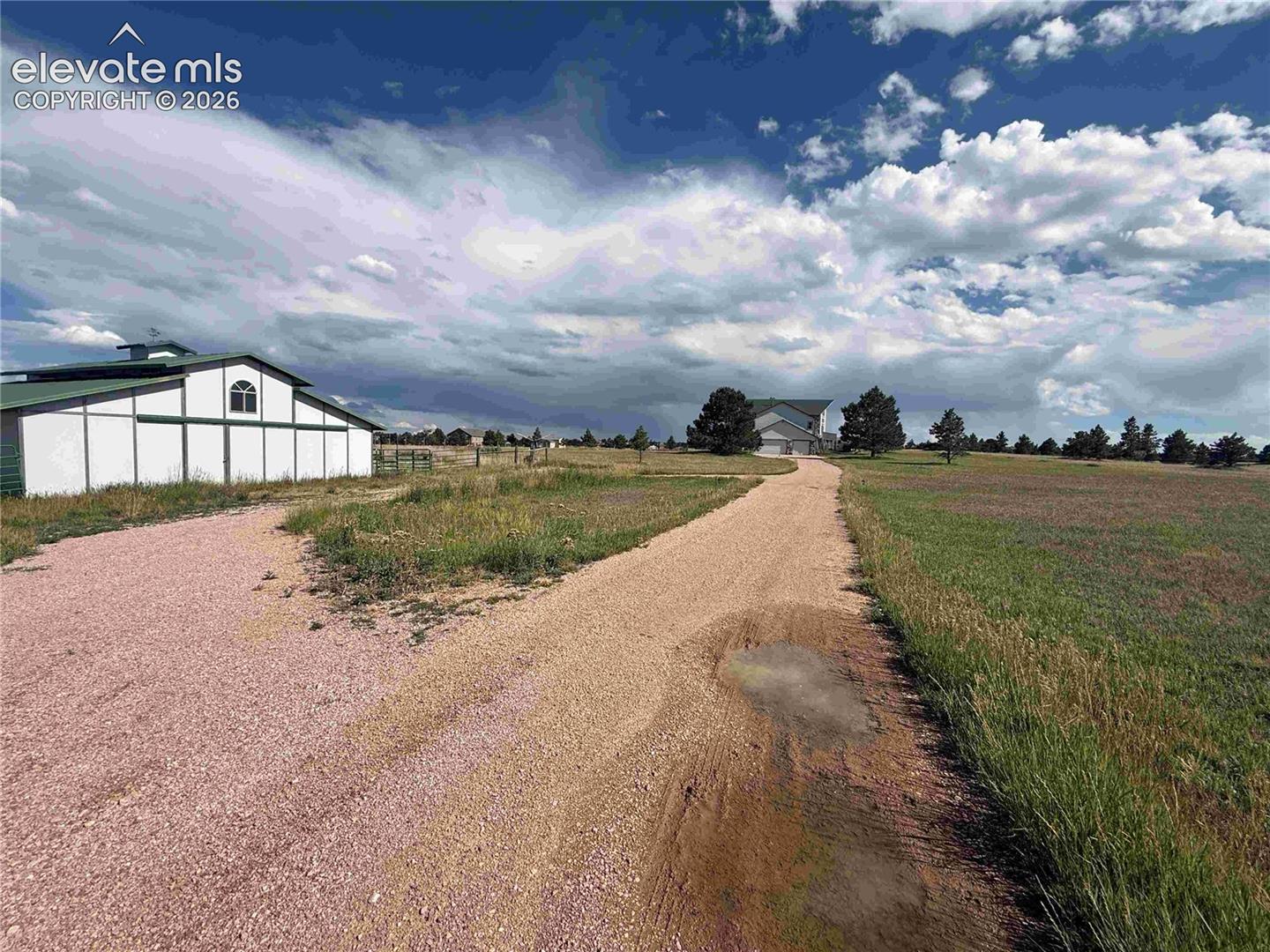 Listing photo 11 for 18165 Pinon Park Road