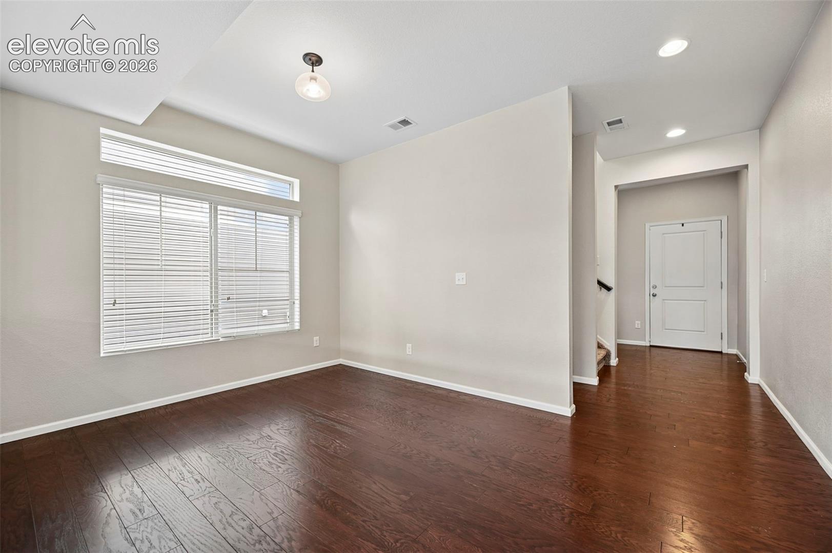 Listing photo 3 for 8803 Briar Brush Lane