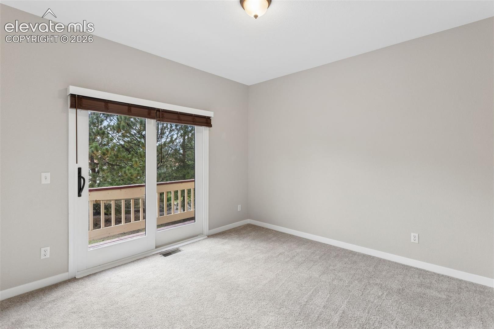 Listing photo 32 for 19975 Doewood Drive