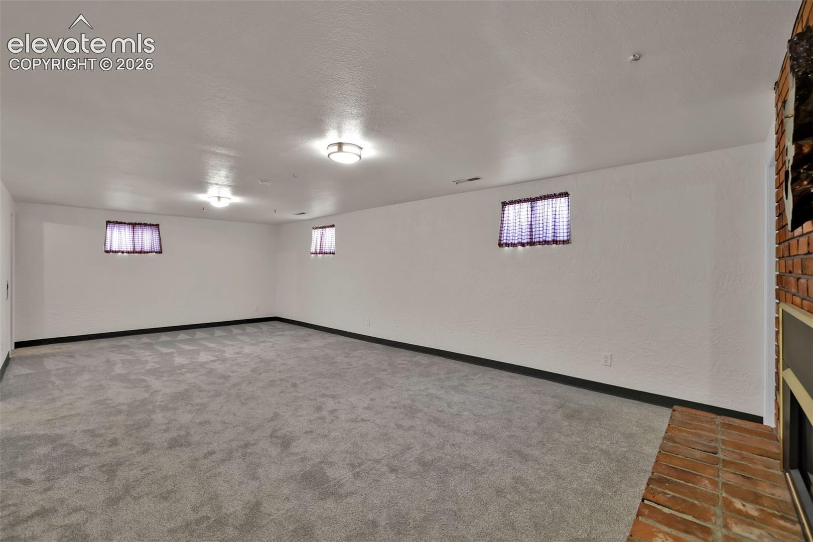 Listing photo 22 for 223 Crystal Hills Boulevard
